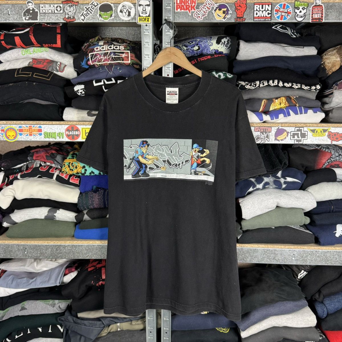 Girl Skateboards VINTAGE 90’s FTP SKATEBOARDS FUCK THE POLICE TEE T-SHIRT Size US L / EU 52-54 / 3 - 1 Thumbnail