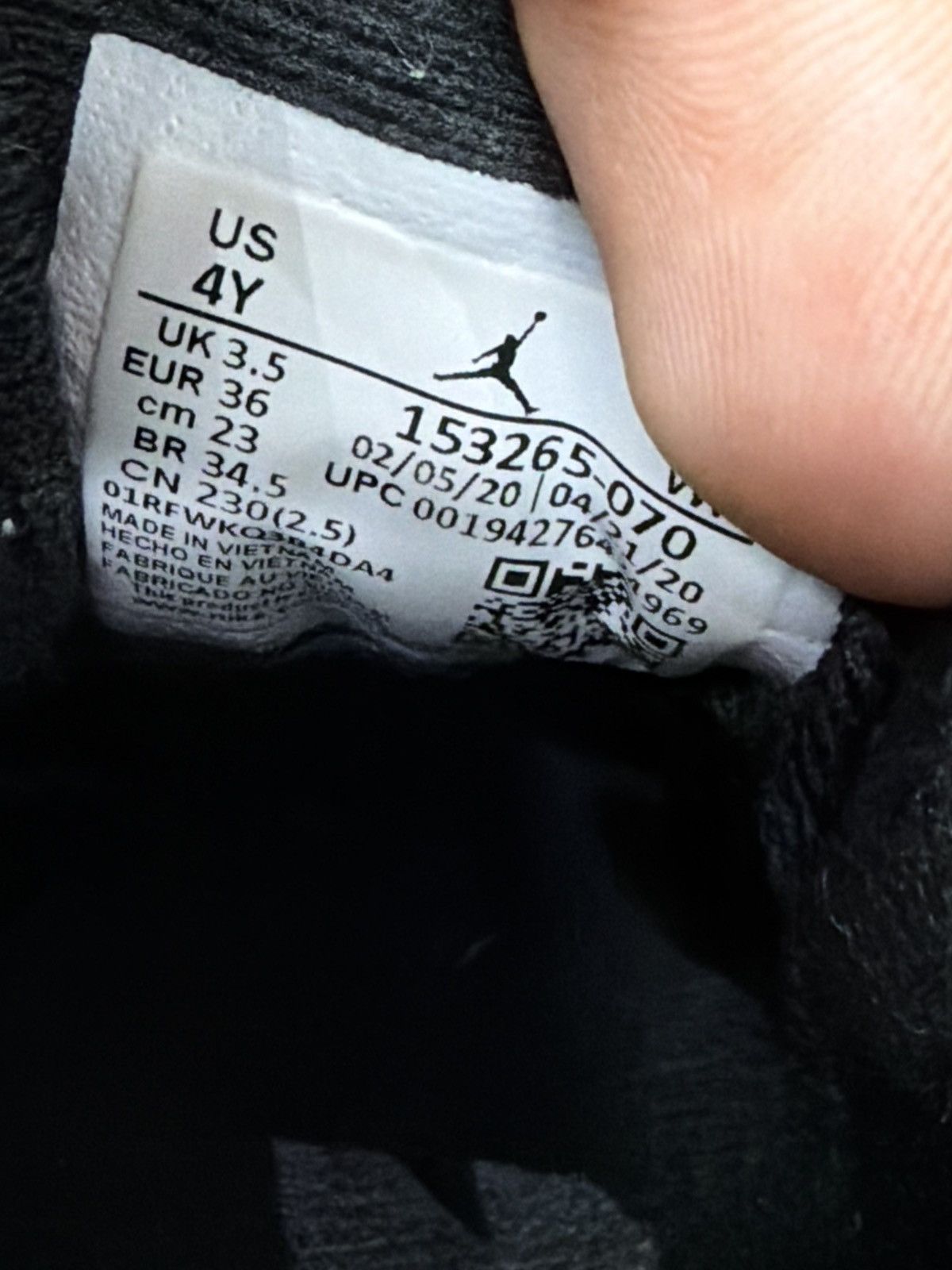 Jordan Brand Air Jordan 12 Black University Gold Size 4Y (2020) Size US 5 / EU 37 - 10 Thumbnail