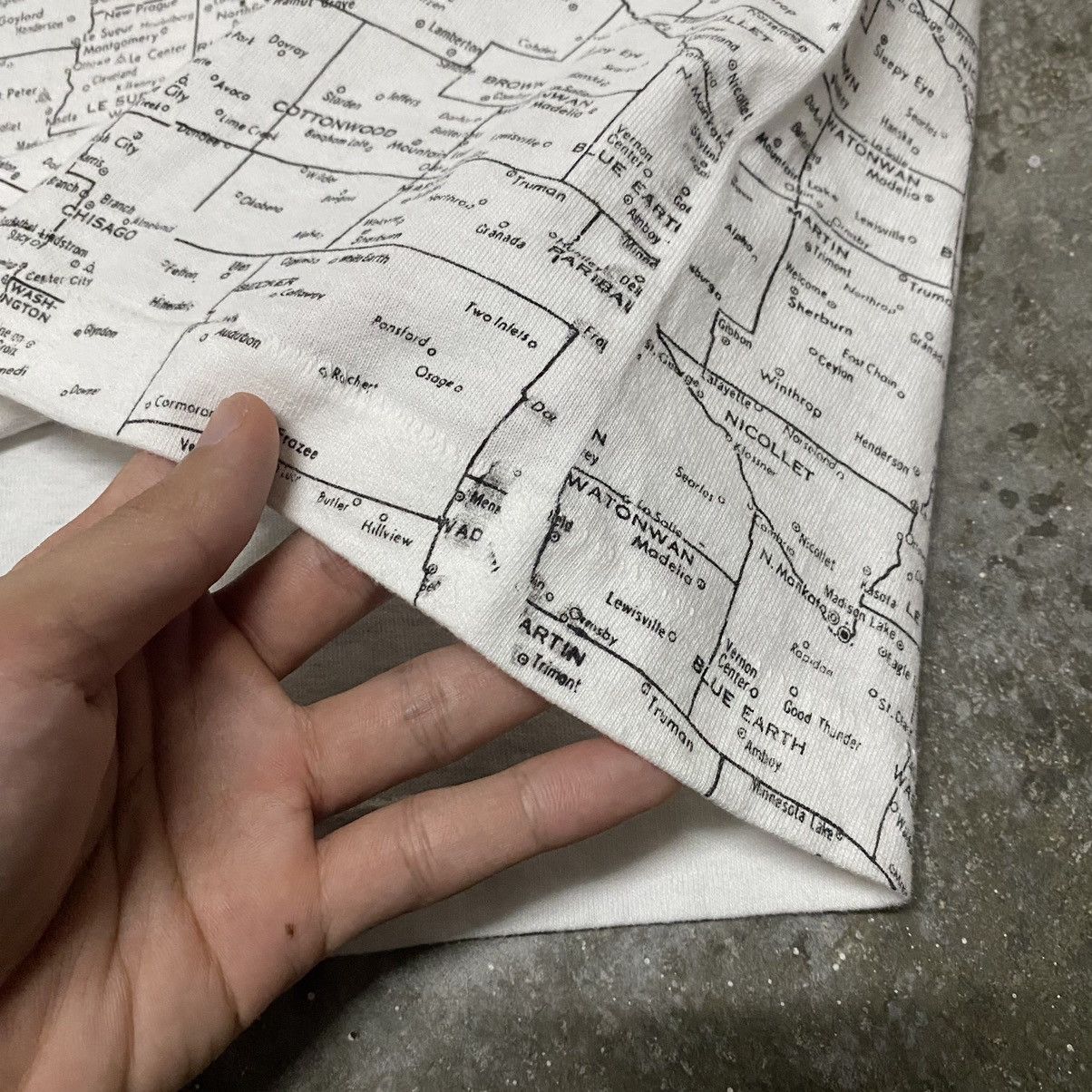 Fruit Of The Loom VINTAGE 90’s MINNESOTA ALLOVERPRINT MAP T SHIRT FOTL Size US L / EU 52-54 / 3 - 11 Thumbnail