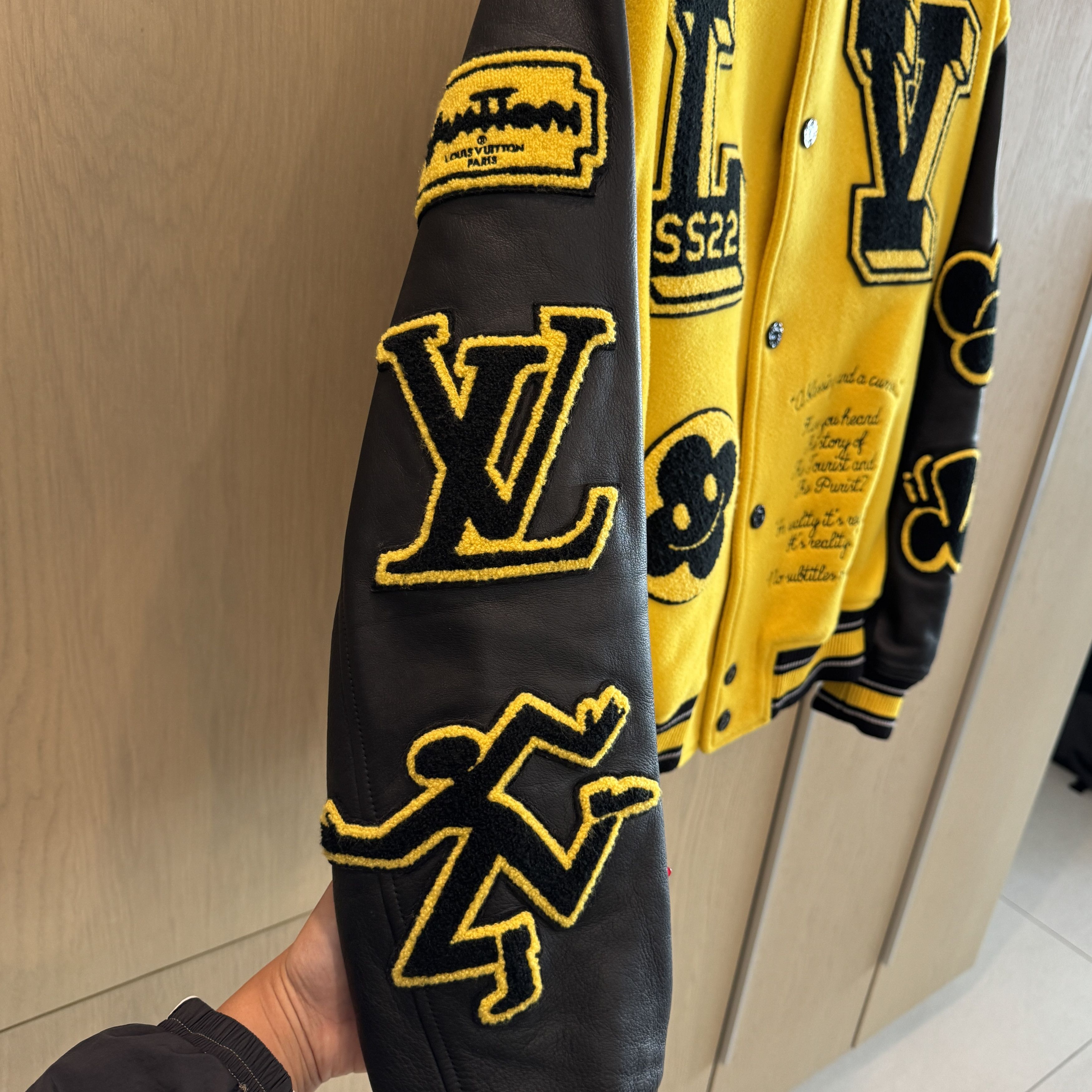 Louis Vuitton LOUIS VUITTON SS22 VARSITY JACKET - YELLOW/BLACK Size US L / EU 52-54 / 3 - 3 Thumbnail