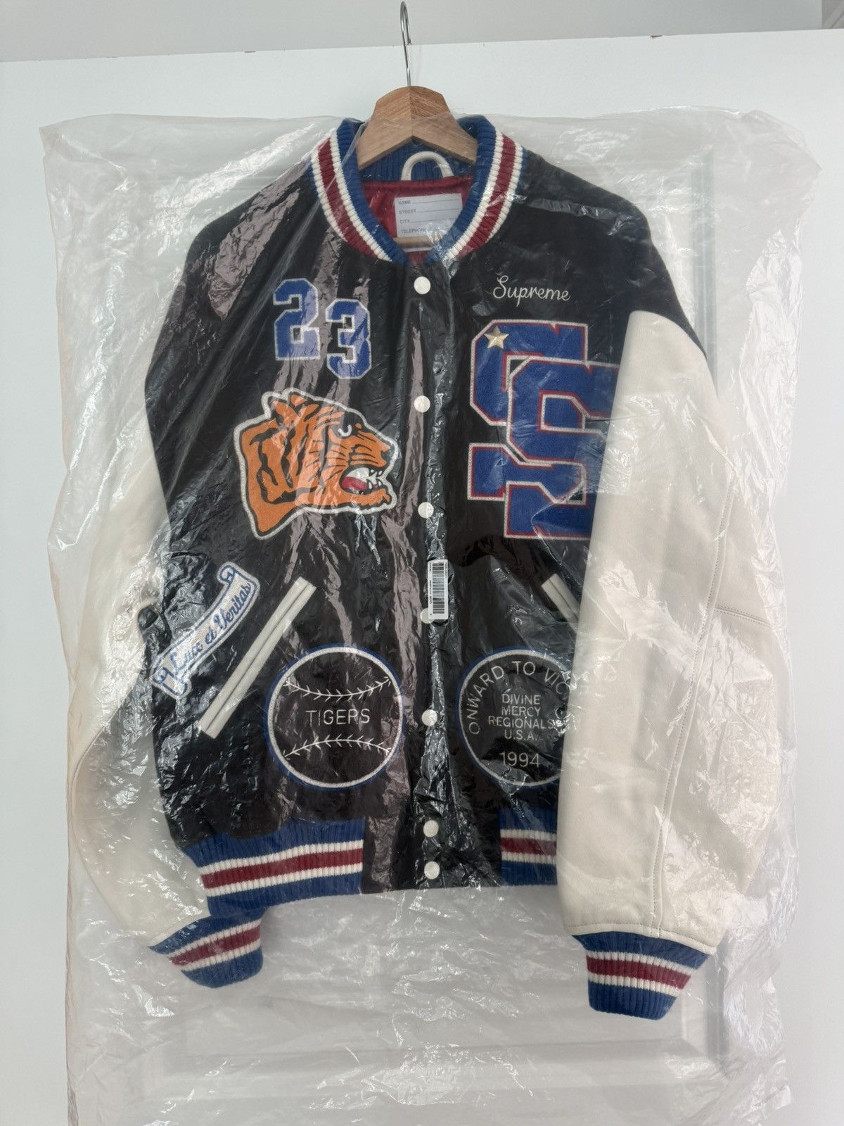 Supreme SUPREME TIGER VARSITY JACKET SIZE M SS23 Size US M / EU 48-50 / 2 - 7 Thumbnail