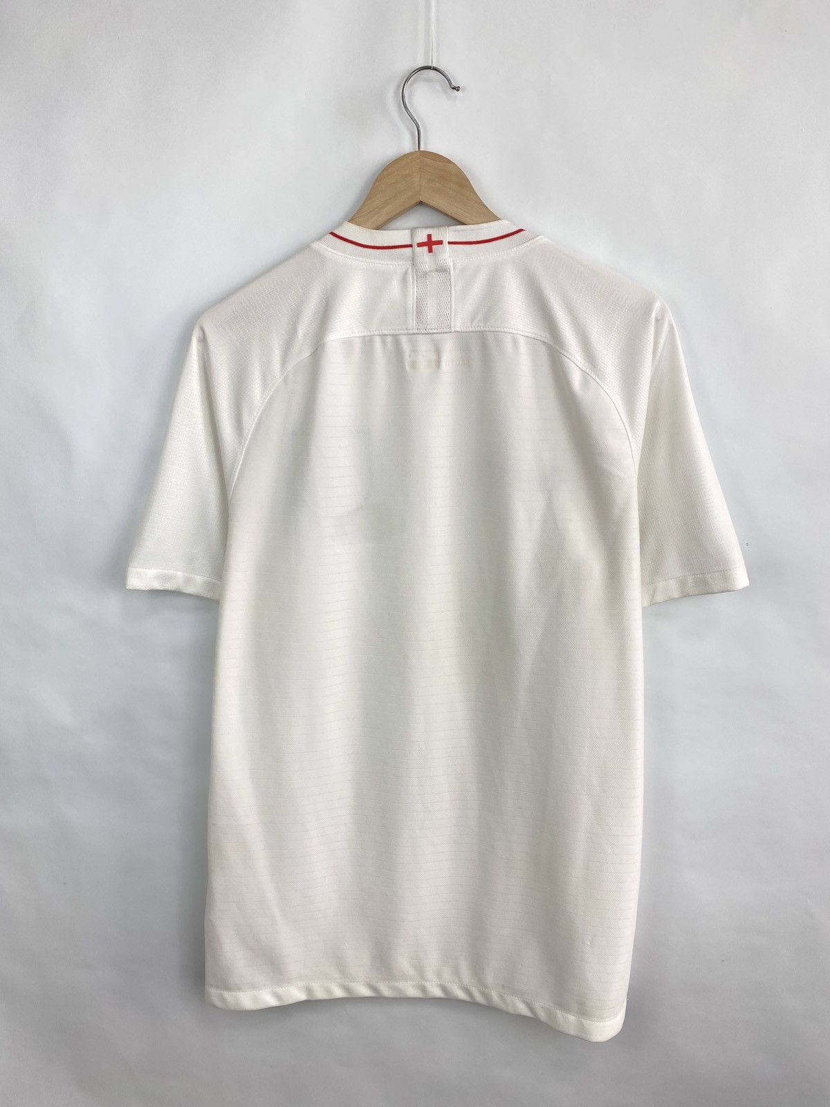 Nike 🏴󠁧󠁢󠁥󠁮󠁧󠁿 2018 Nike England Soccer Jersey T-Shirt Rare Retro Hype Size US L / EU 52-54 / 3 - 10 Thumbnail