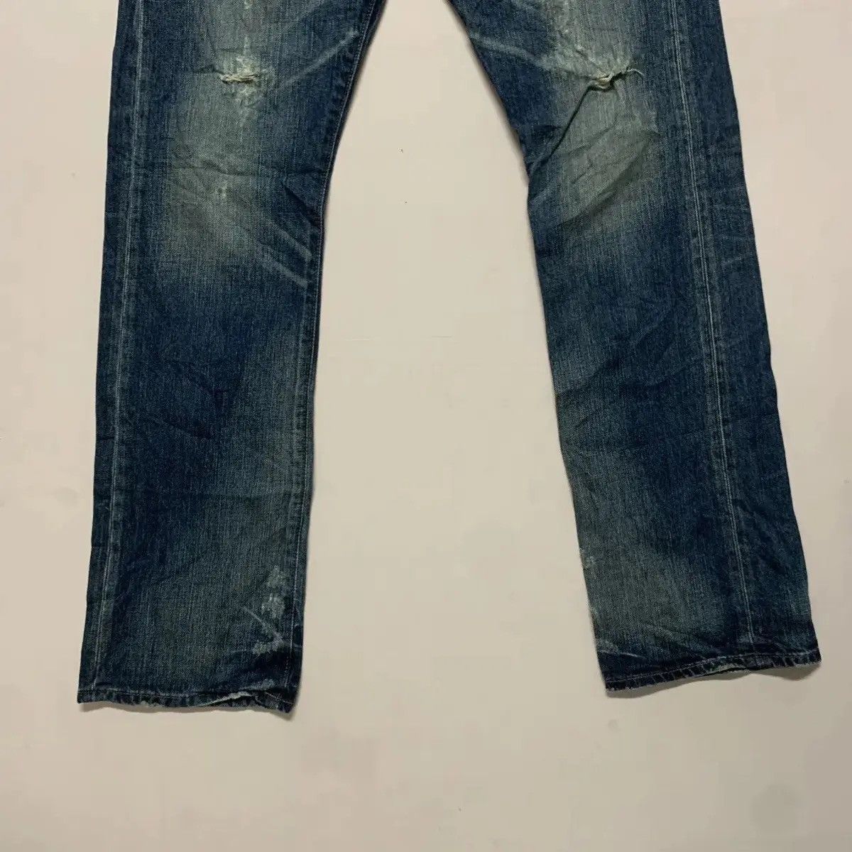 Avirex Avirex Jean Nice Fading Denim W32 L32 Distressed Ripped Pant Size US 32 / EU 48 - 6 Thumbnail