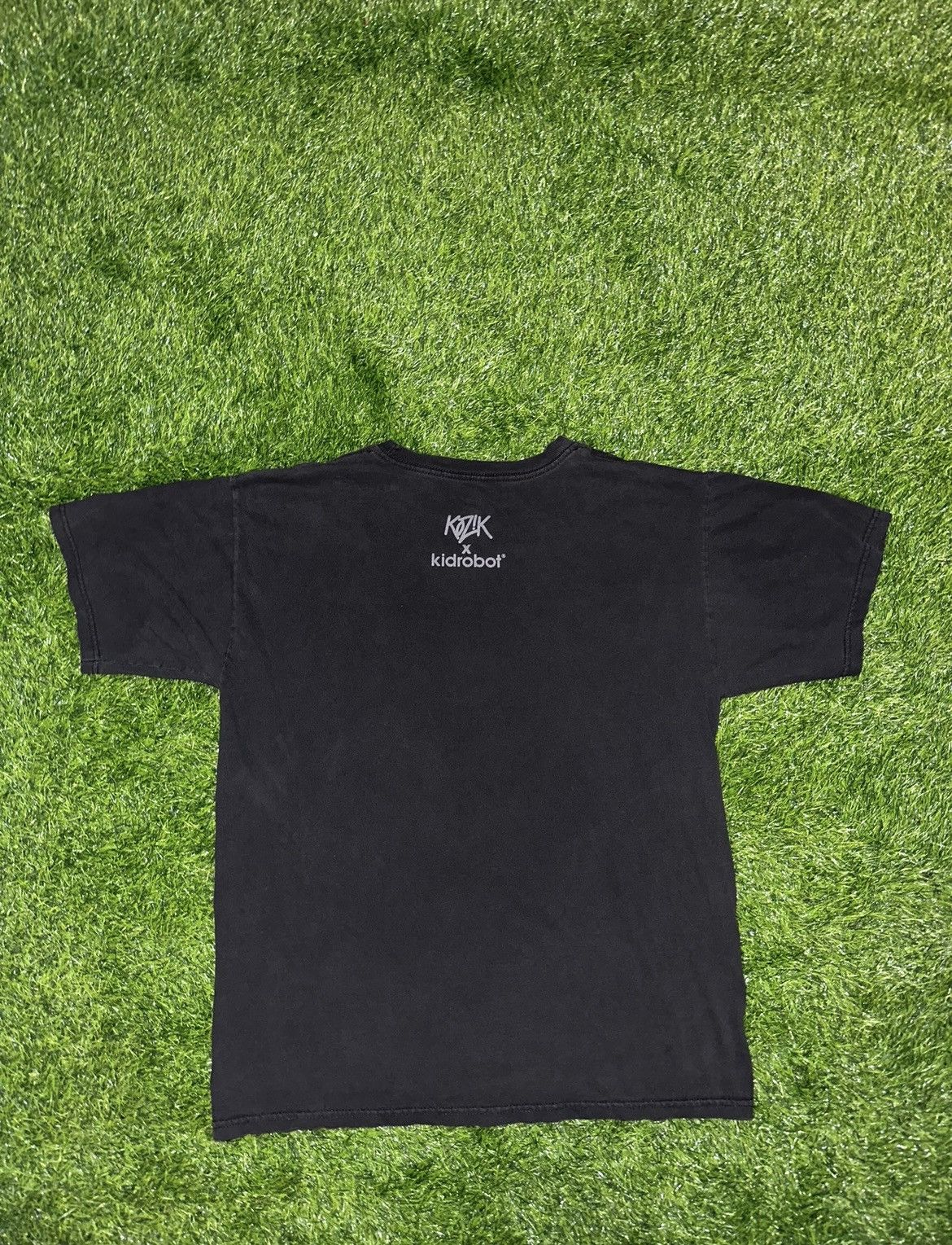 Other Kid robot x kozik tee shirt size medium Size US M / EU 48-50 / 2 - 2 Thumbnail