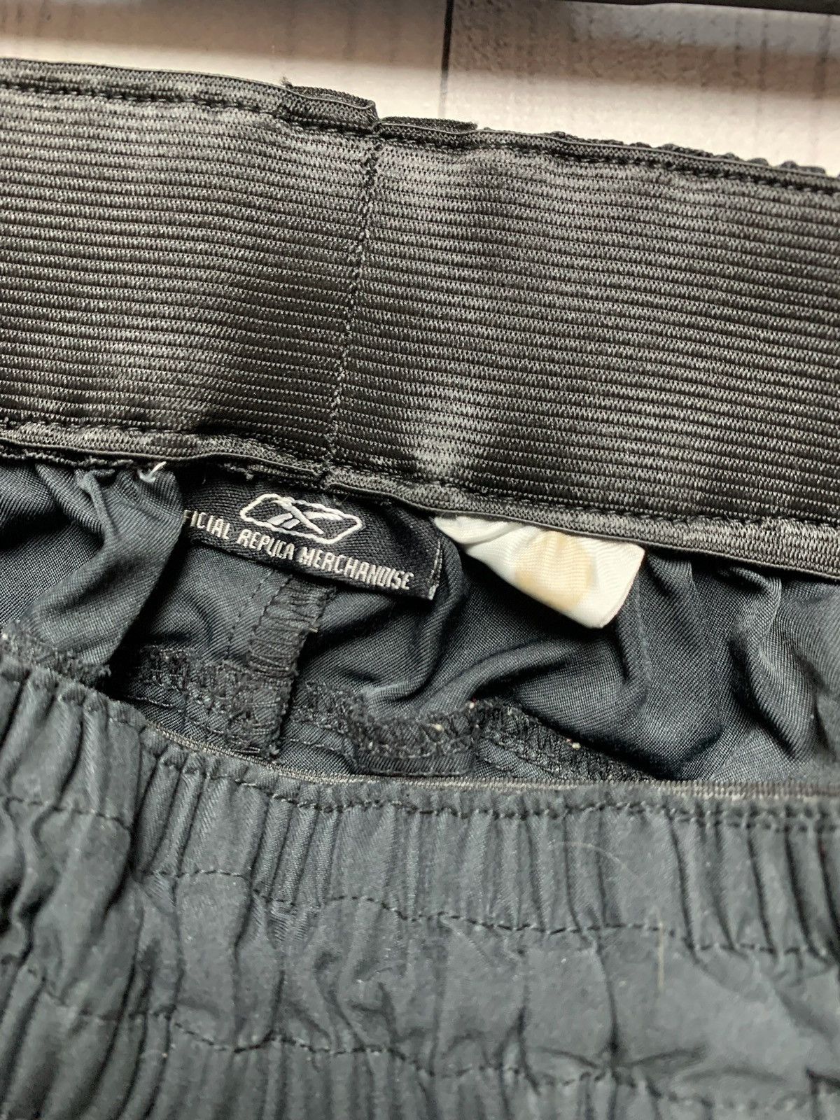 Reebok × Vintage Vintage Reebok Liverpool soccer shorts size L black Size US 34 / EU 50 - 4 Thumbnail