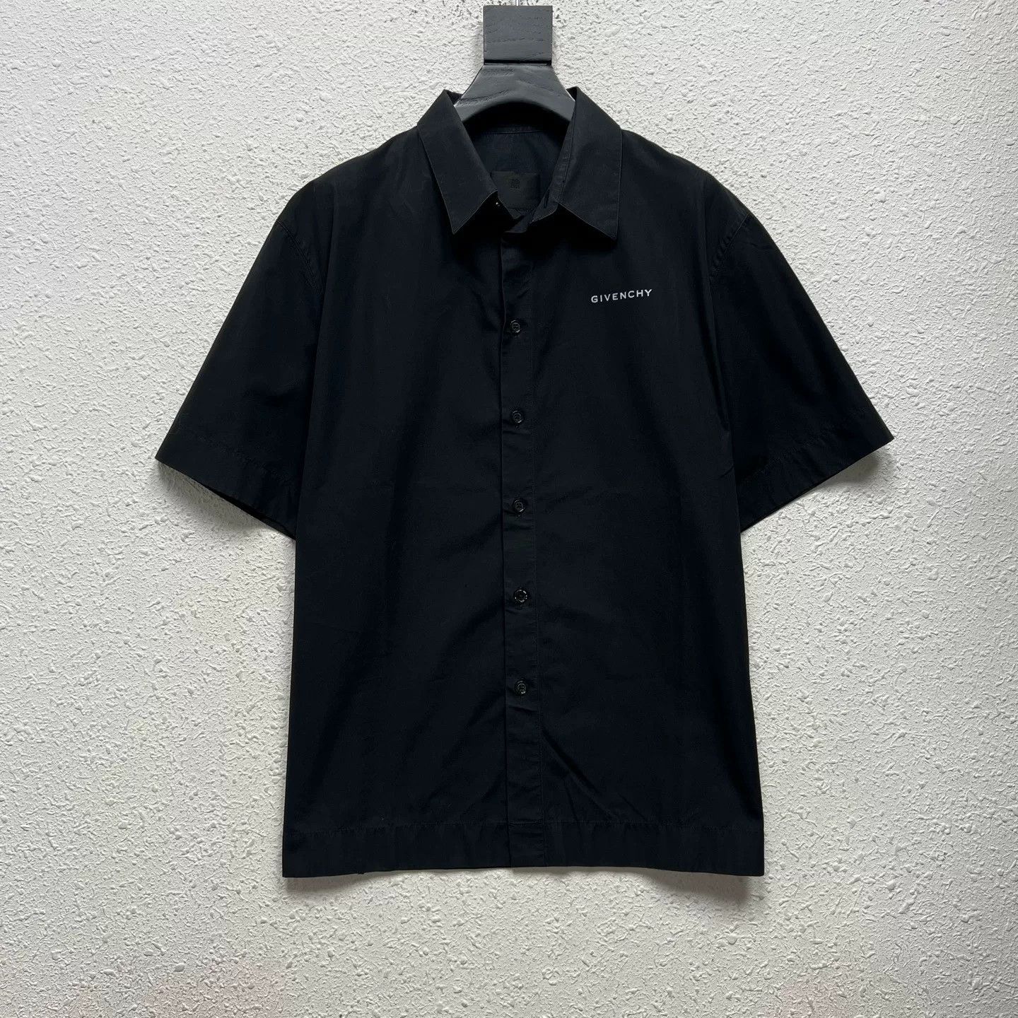 Givenchy givenchy x disney black castle print shirt Size US L / EU 52-54 / 3 - 1 Thumbnail