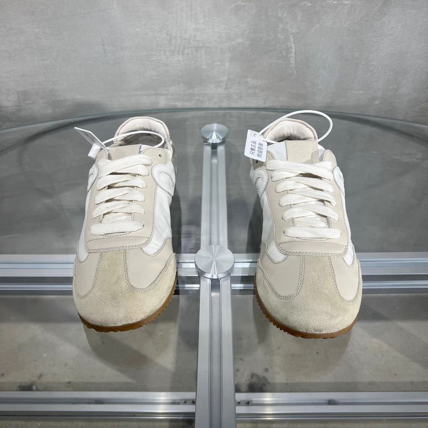 Loewe LOEWE off-white casual sneakers 36 Size US 5 / IT 35 - 1 Thumbnail