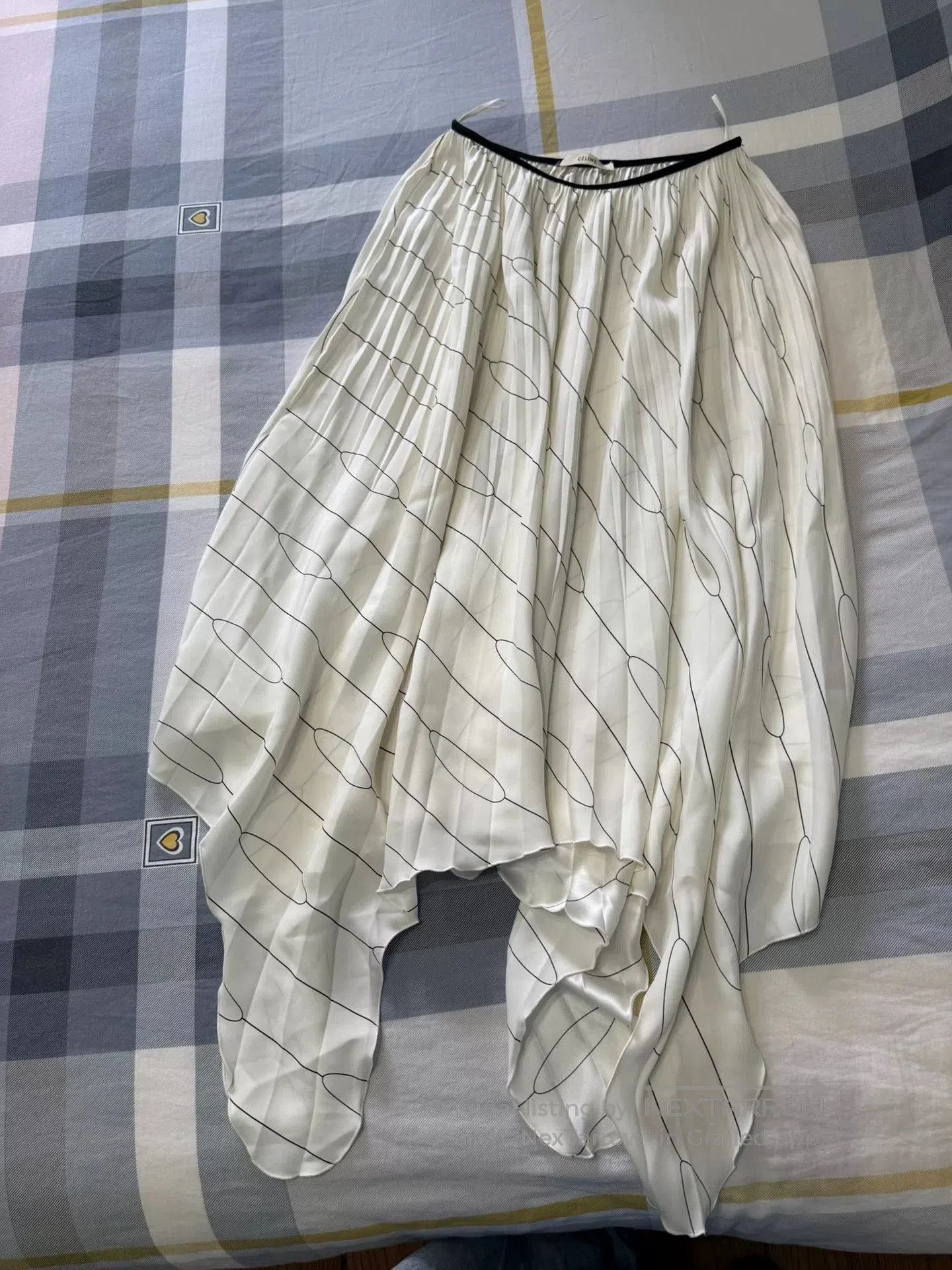 Celine Elegant Old Celine Silk Skirt. Size 33" - 1 Thumbnail