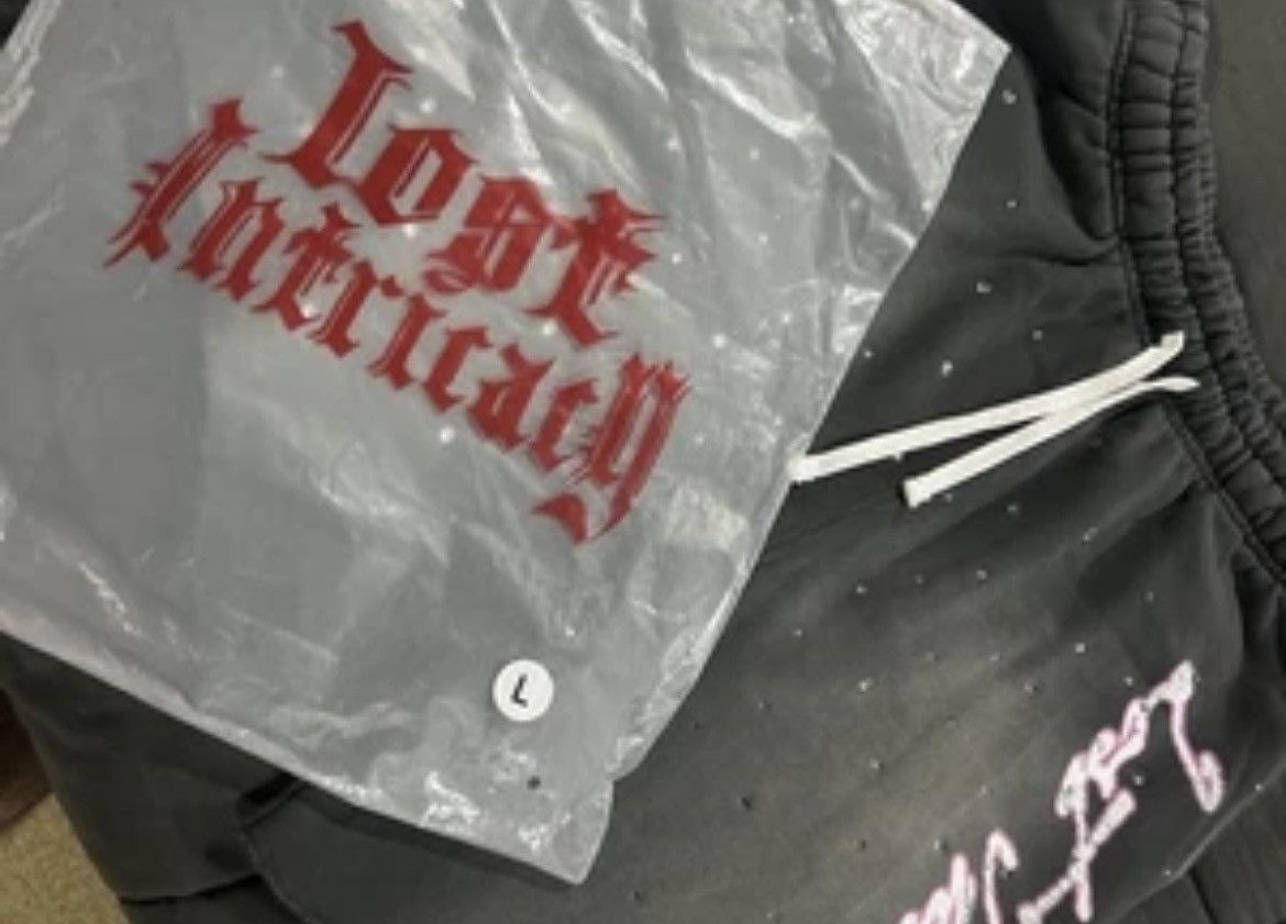 LOST INTRICACY LOST INTRICACY "Forbidden Love" Rhinestone Sweat Shorts sz L Size US 30 / EU 46 - 11 Thumbnail