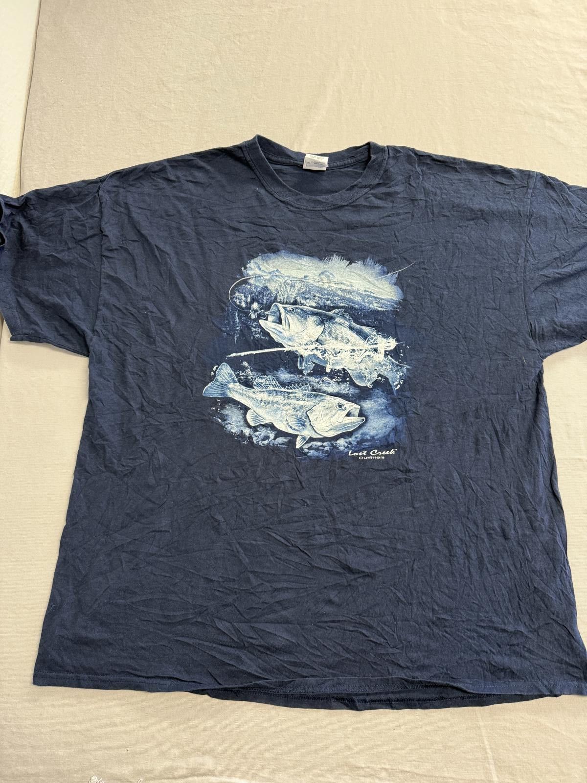 Gildan Bass Fishing T-shirt Lost Creek Outfitters Cody Wyoming 2XL Size US XXL / EU 58 / 5 - 1 Thumbnail