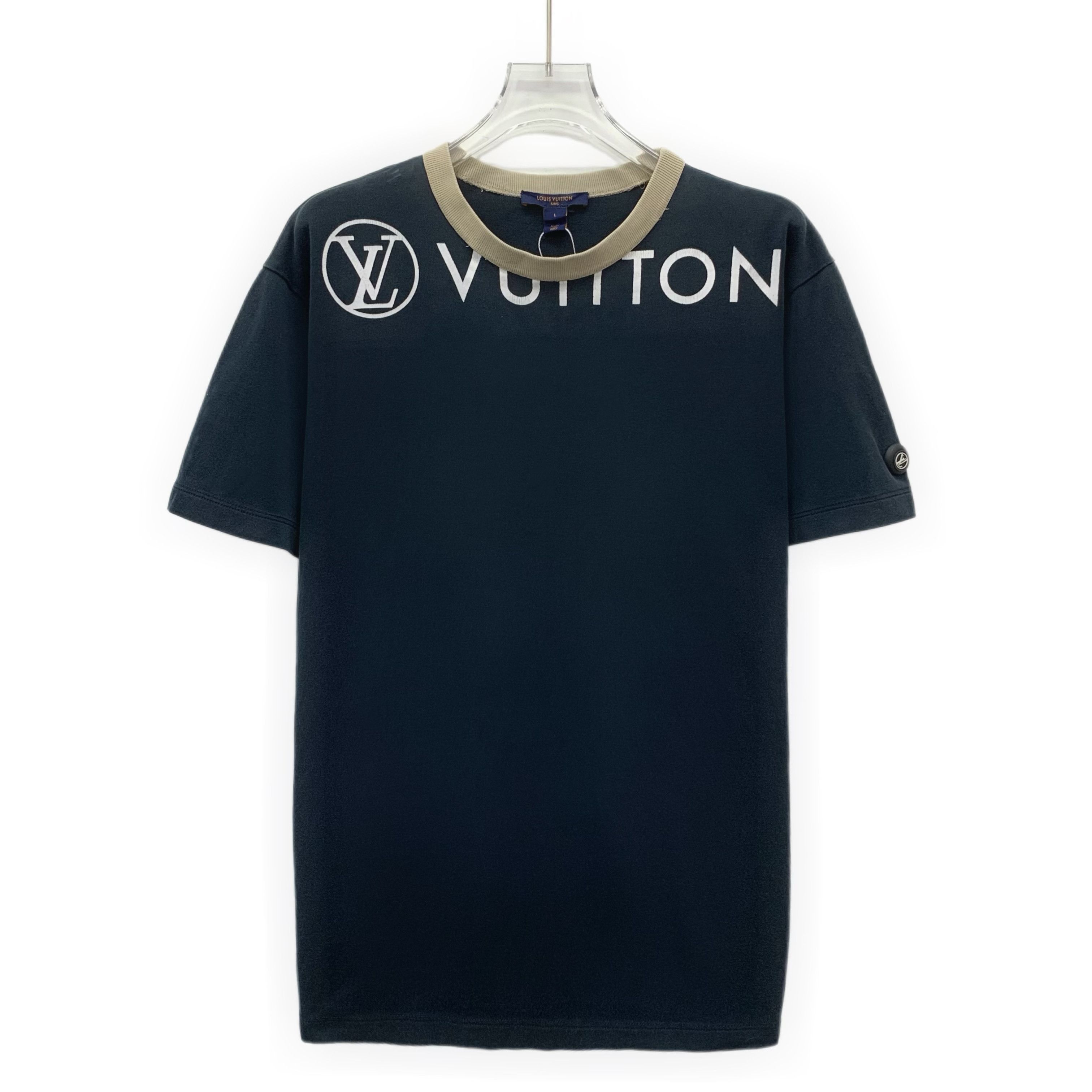 Louis Vuitton Louis Vuitton Logo Print T-Shirt Black (L) Size US L / EU 52-54 / 3 - 1 Thumbnail