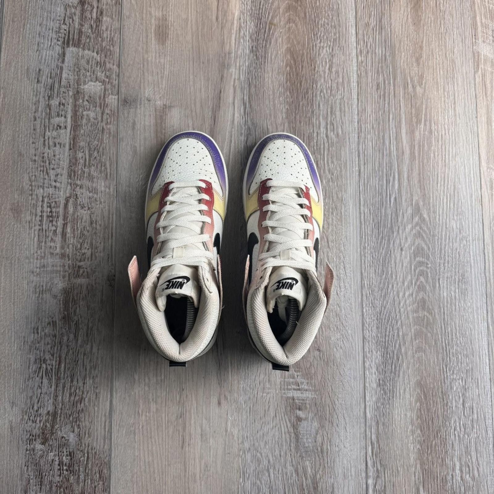 Nike NIKE • Dunk High "Multi-Color Gradient" (7M) Size US 7 / EU 40 - 11 Thumbnail
