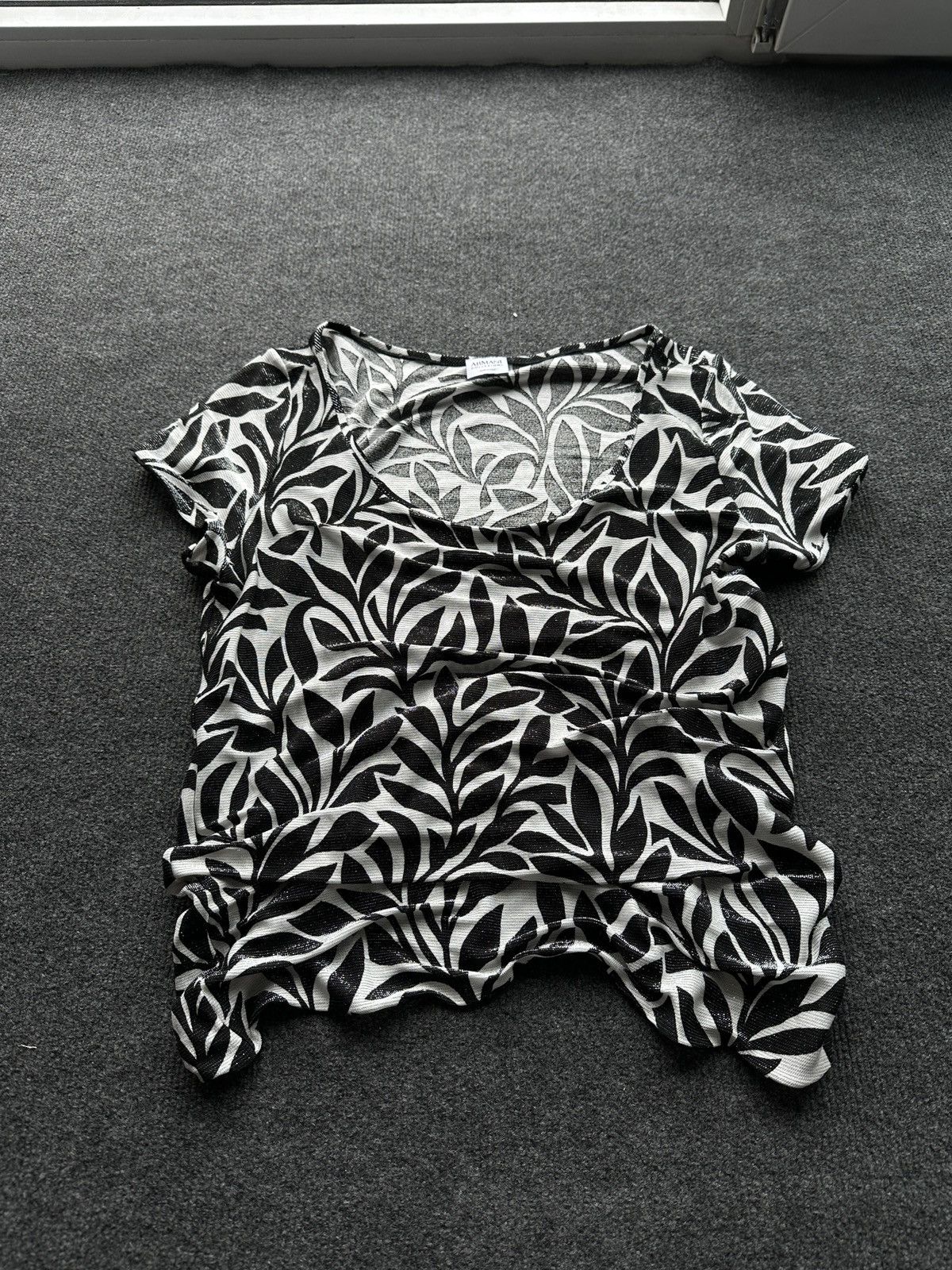 Armani 🚨AVANT GARDE ARMANI RARE SHORT SLEEVE BIG LOGO Y2K LUXURY Size M / US 6-8 / IT 42-44 - 2 Thumbnail