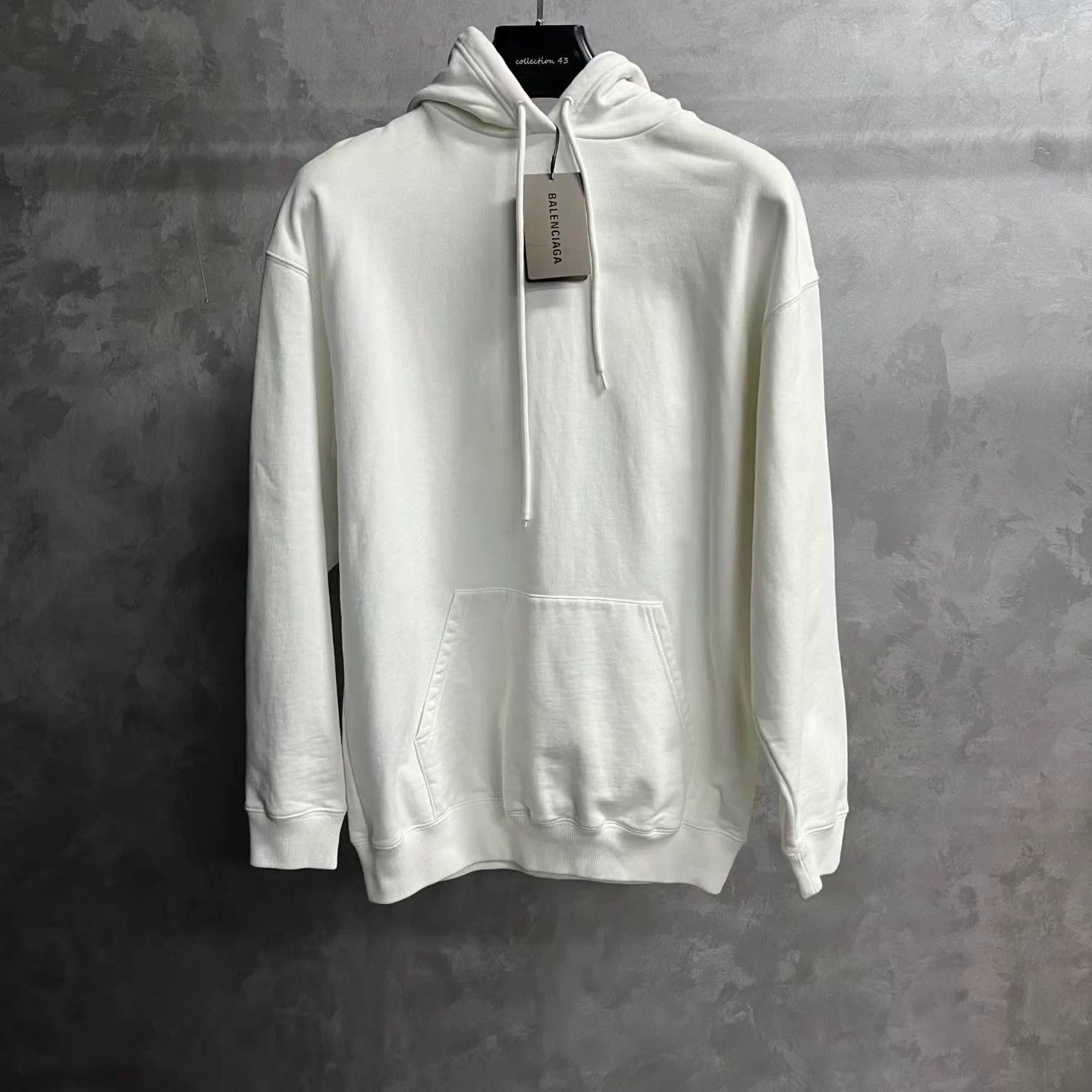Balenciaga Balenciaga White Logo Hoodie XS NWT Size XS / US 0-2 / IT 36-38 - 1 Thumbnail