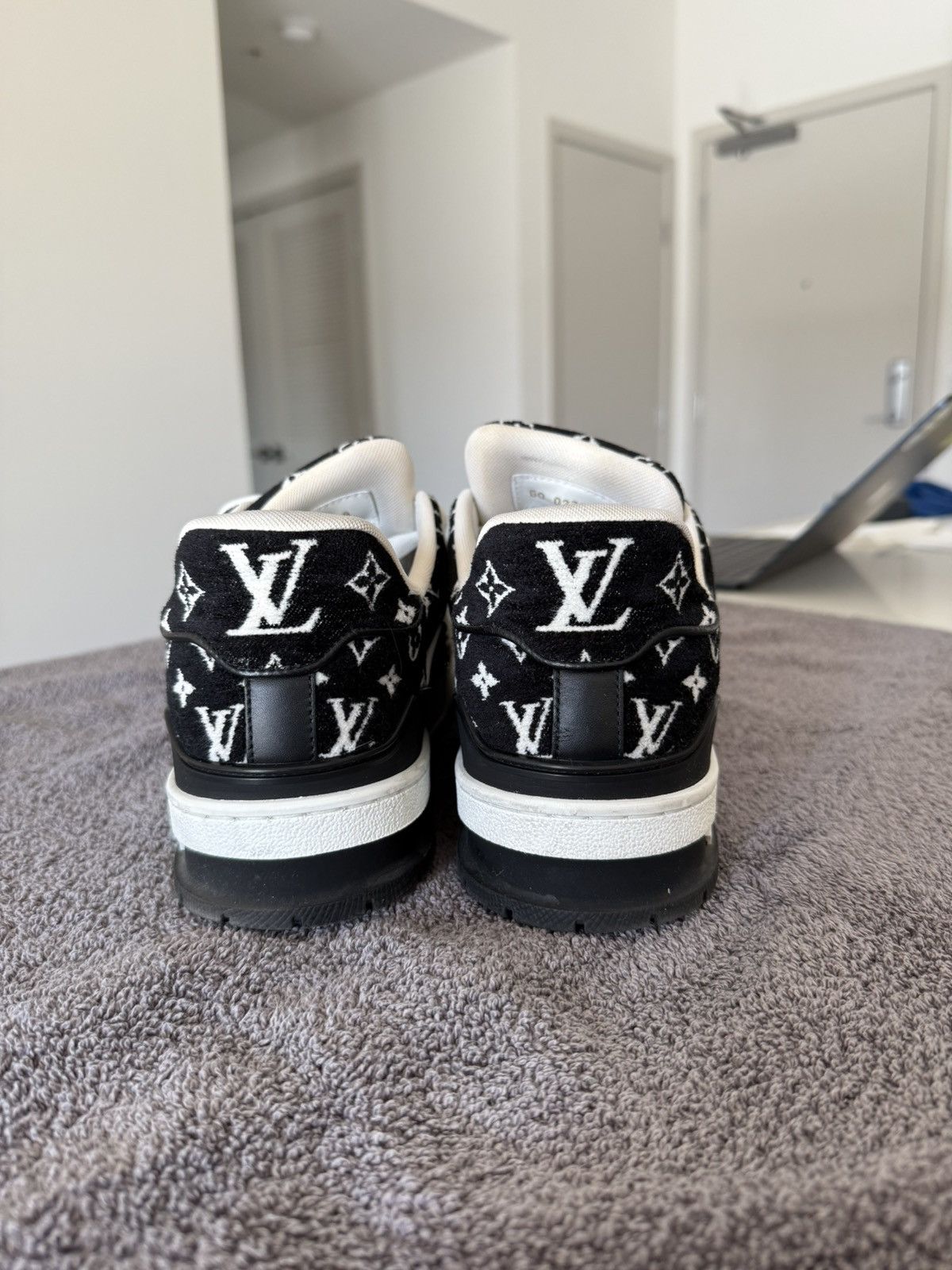 Louis Vuitton Louis Vuitton Monogram Sneakers Size US 10 / EU 43 - 3 Thumbnail