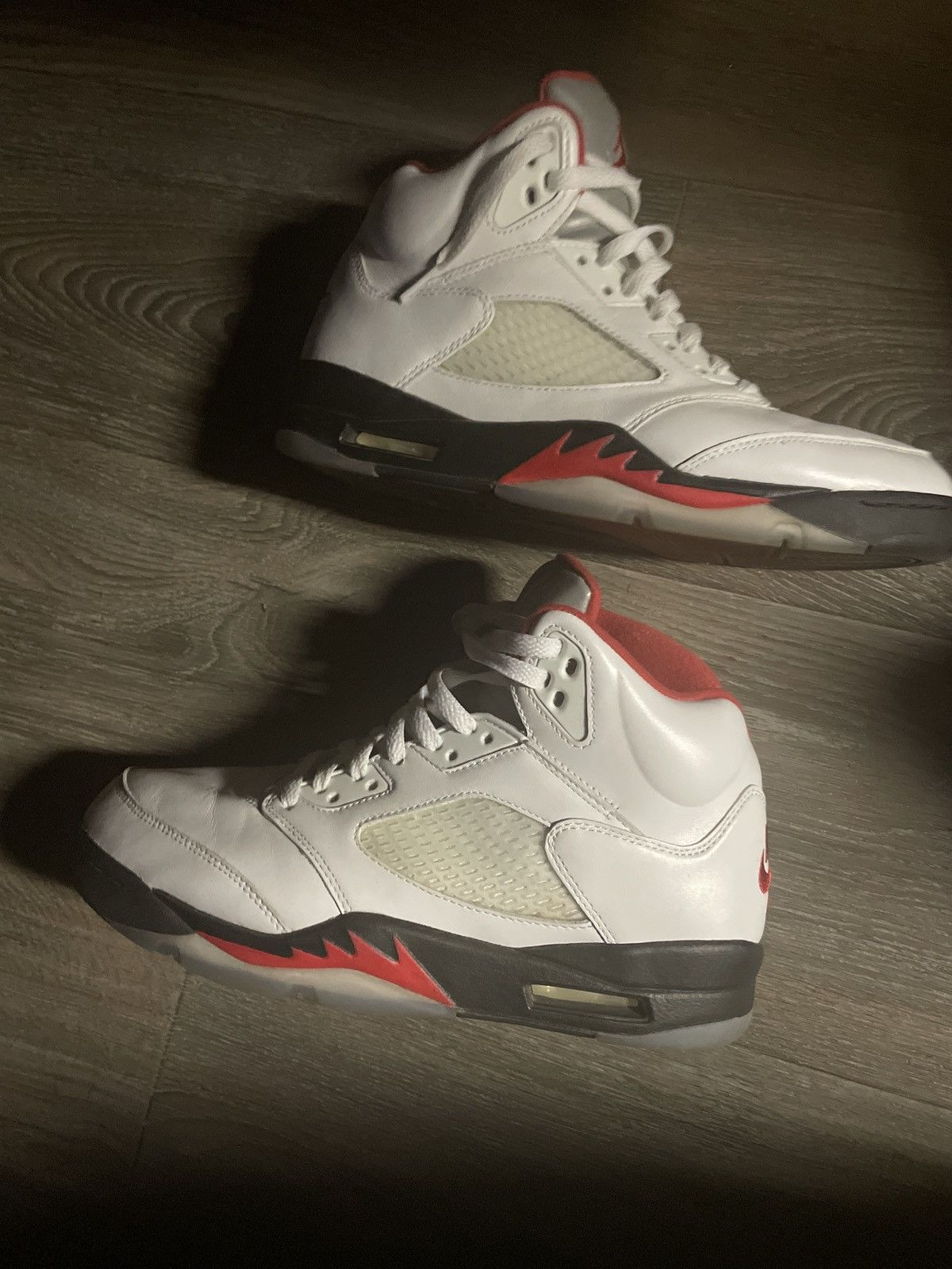 Jordan Brand Jordan 5 fire reds Size US 9.5 / EU 42-43 - 1 Thumbnail