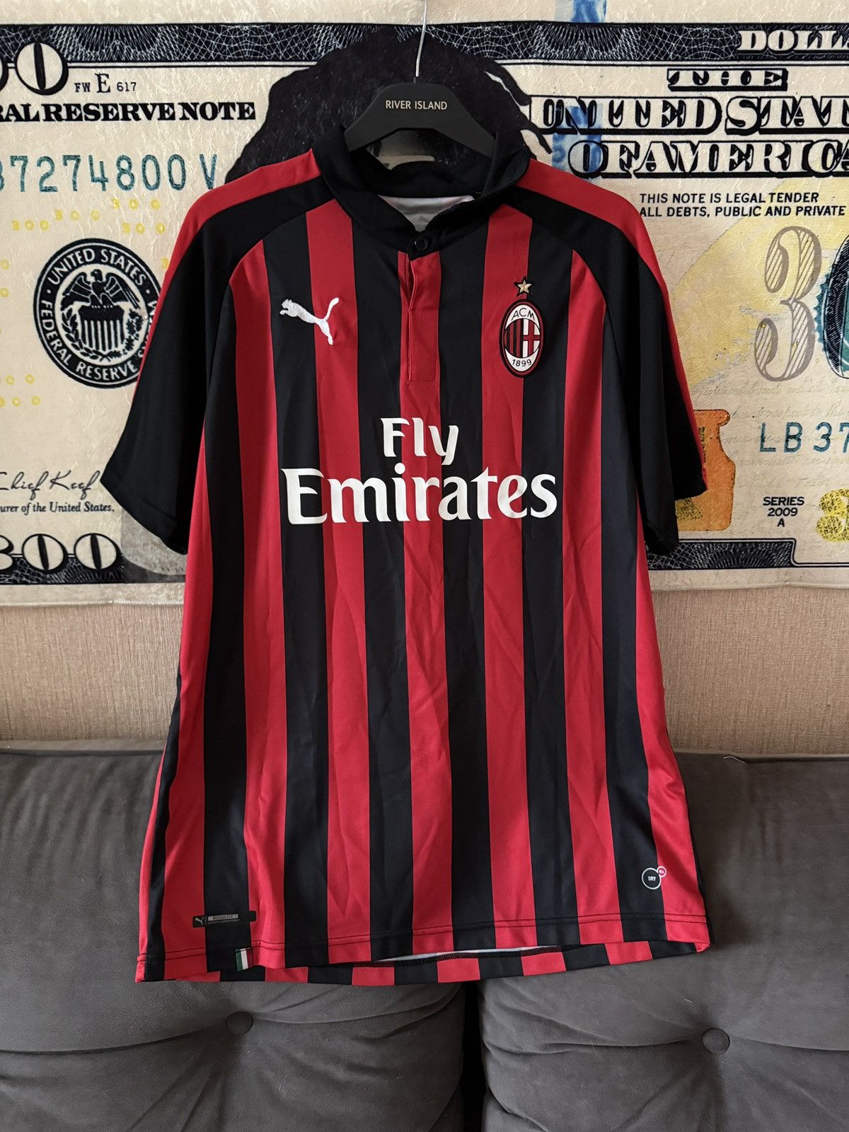 Puma AC Milan Home Jersey 2017/18 Puma Fly Emirates Borini #11 Size US L / EU 52-54 / 3 - 2 Thumbnail