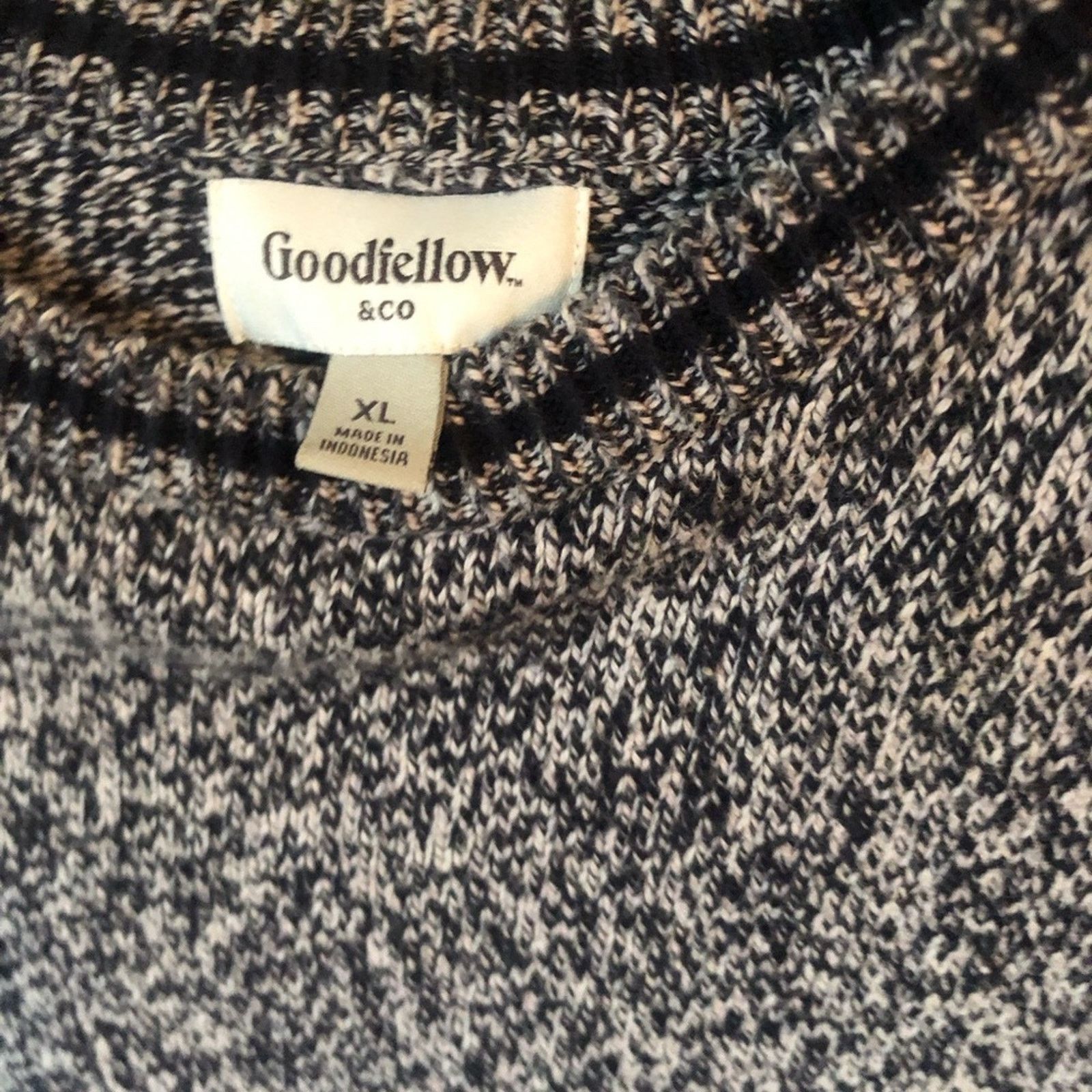 Other Preppy Crew neck sweater. Black and white size XL Size US XL / EU 56 / 4 - 6 Thumbnail