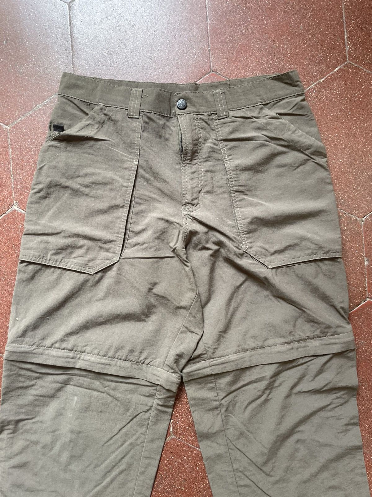 Patagonia Patagonia Green Pants & Shorts size 34 Size US 34 / EU 50 - 9 Thumbnail