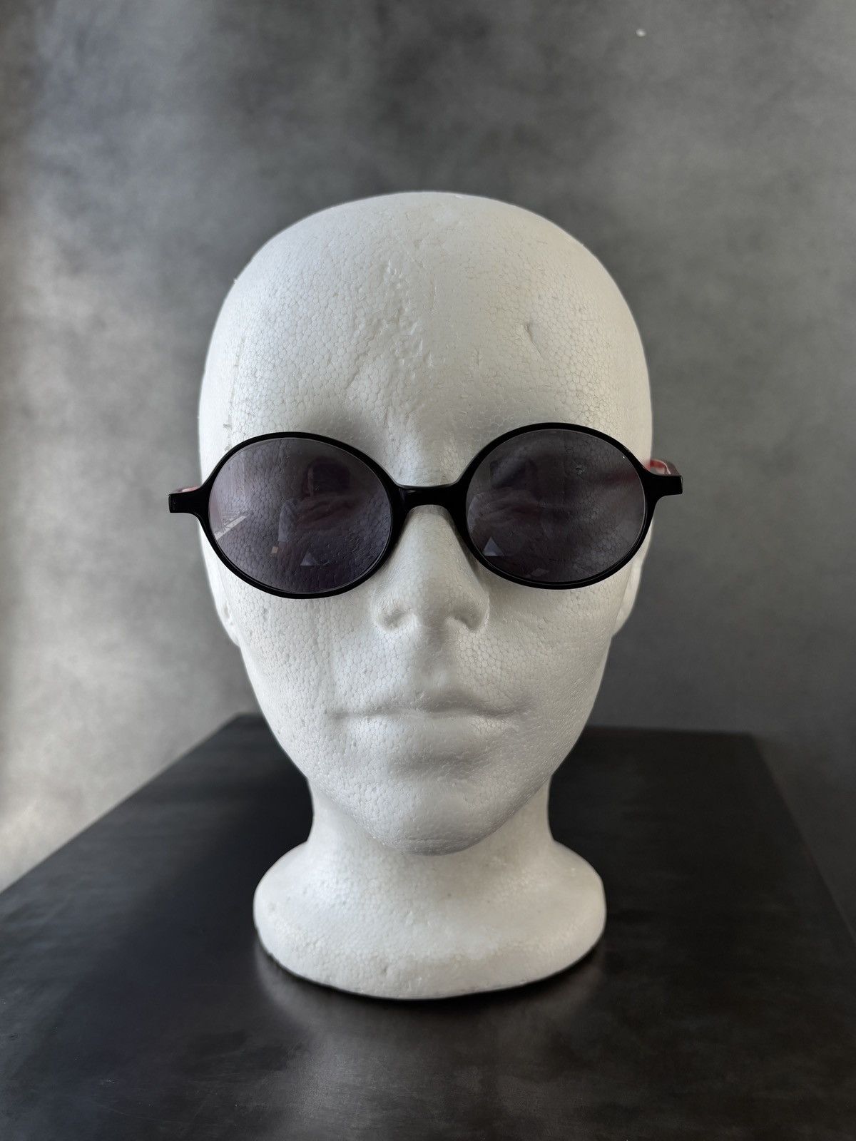 Designer Vintage Nouvelle Vague Sunglasses Made in Italy 1990s Circle Size ONE SIZE - 5 Thumbnail