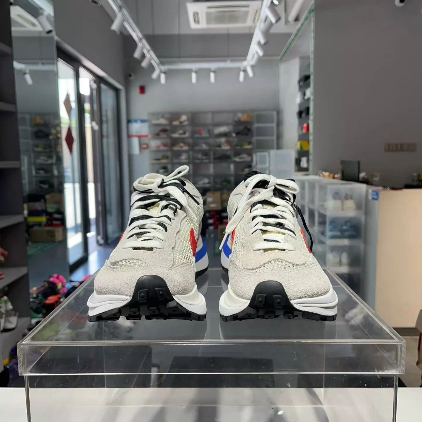 Nike Sacai x Nike VaporWaffle White/Grey 44 Worn Once Boxed Size US 10 / EU 43 - 1 Thumbnail