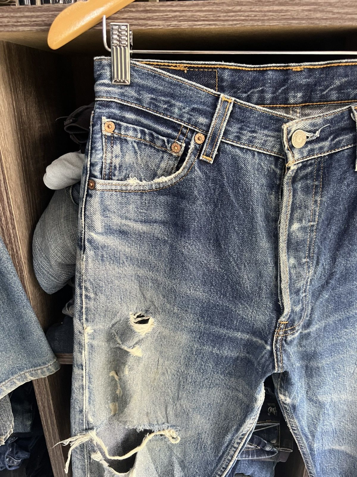 Levi's 🔥Thrash Vintage Levis 501 Button 553 Distressed Denim Size US 30 / EU 46 - 7 Thumbnail