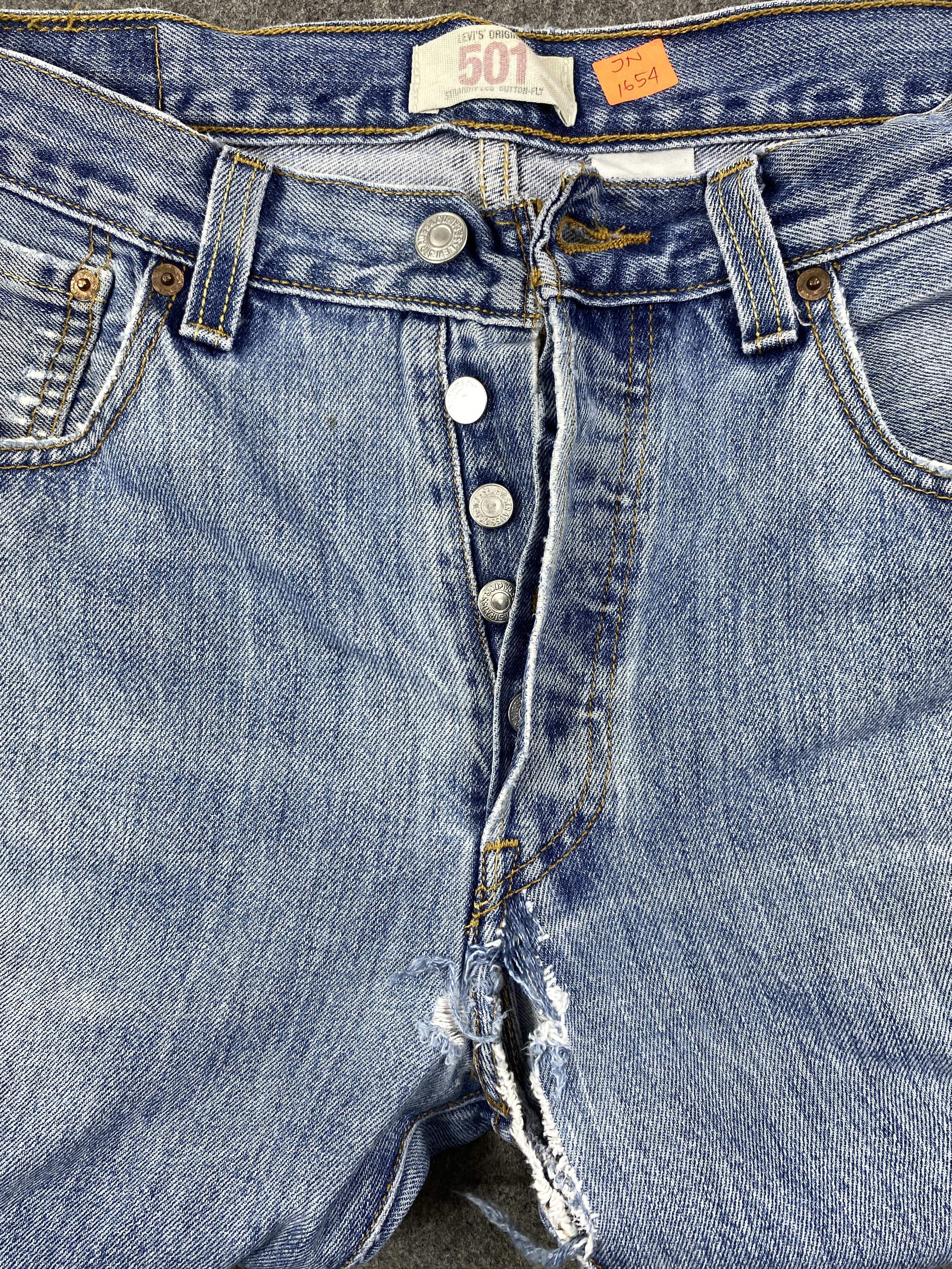 Levi's Mid Blue Vintage Levi's 501 Jeans 33x30 Denim -JN1654 Size US 33 - 6 Thumbnail