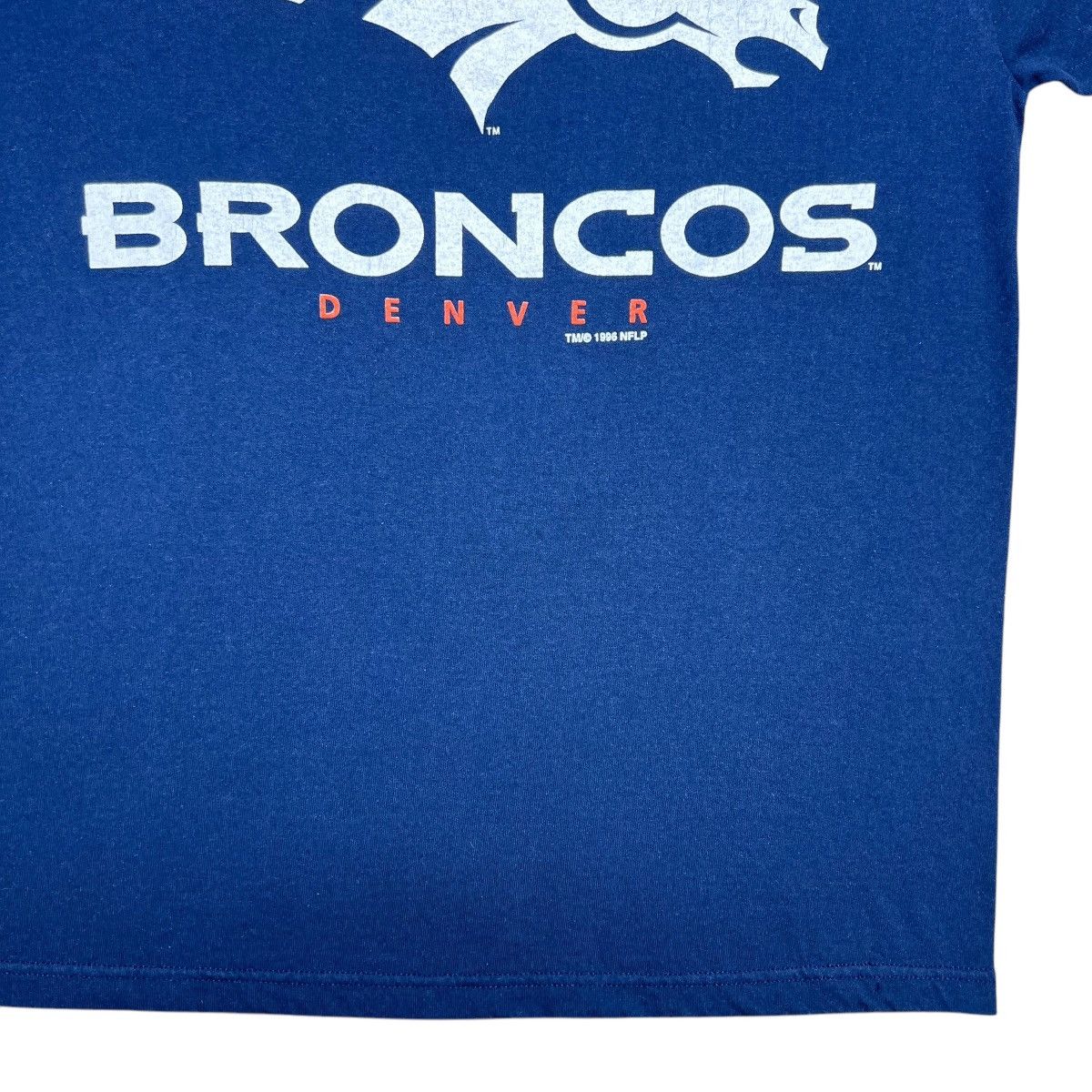 Logo 7 × NFL × Vintage Vintage 1996 NFL Denver Broncos Logo Mascot Logo 7 T-Shirt Size US L / EU 52-54 / 3 - 8 Thumbnail