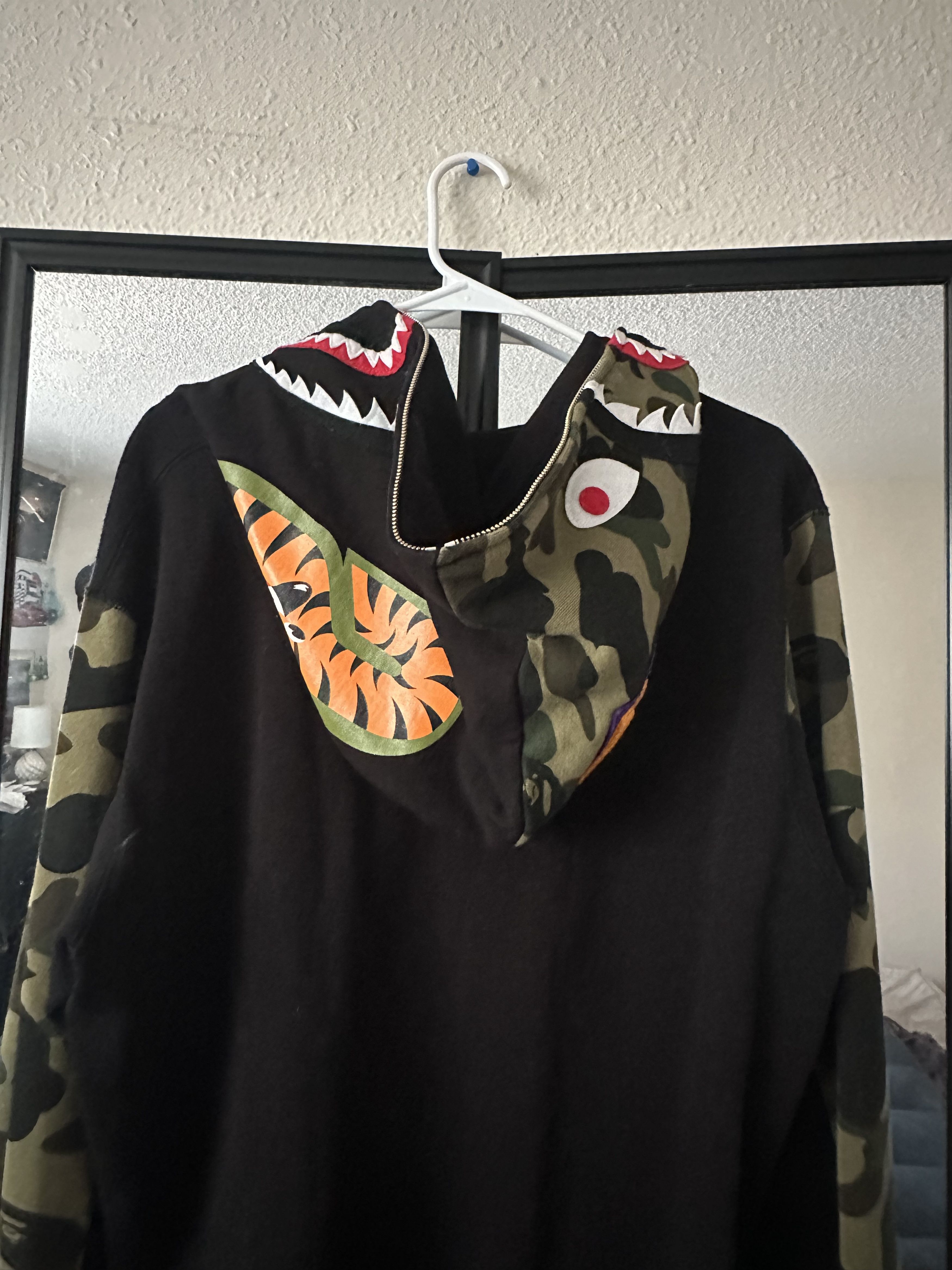 Bape 1st Camo Shark Full Zip Hoodie Size US XL / EU 56 / 4 - 2 Thumbnail