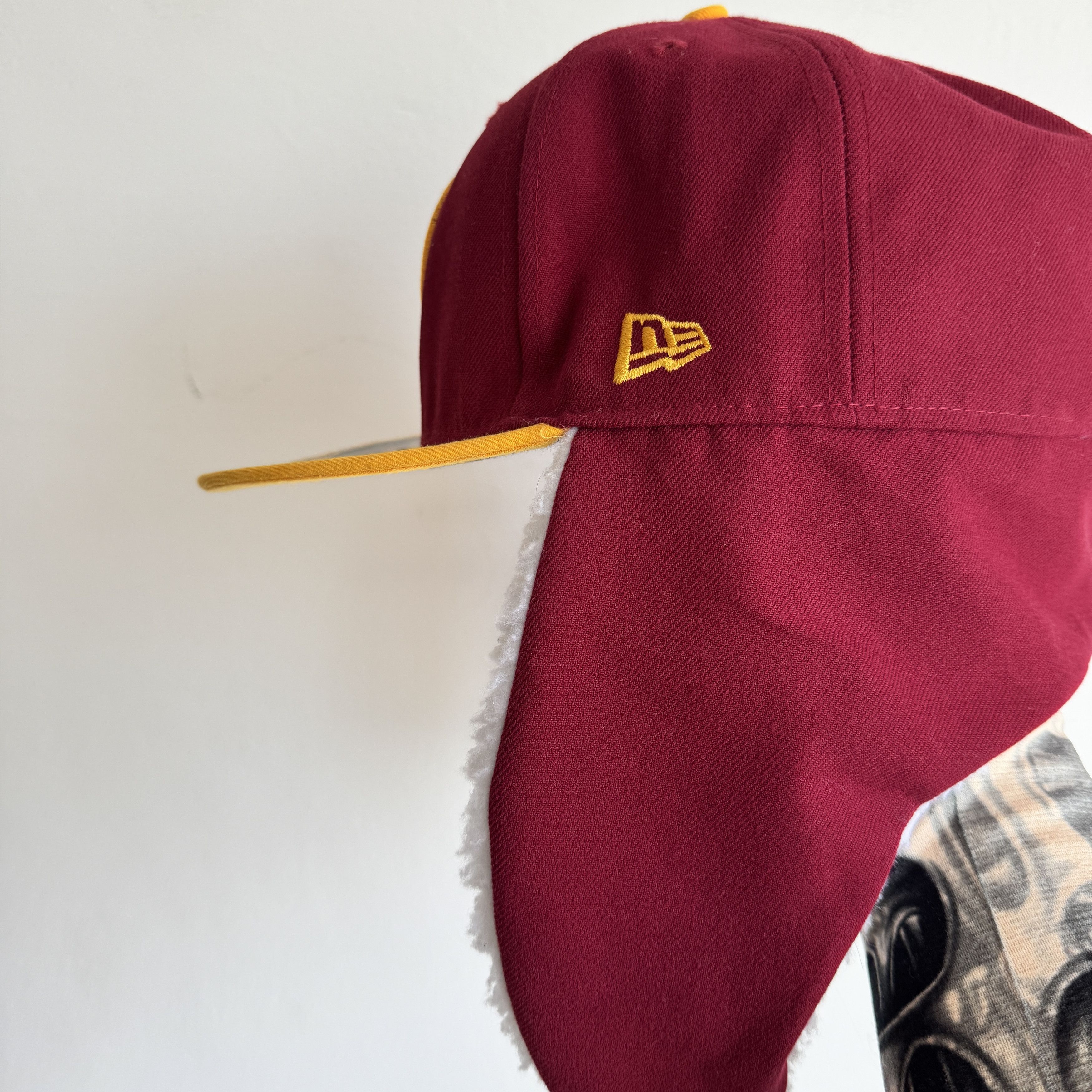 NFL New Era Redskins sherpa ear flap 59FIFTY winter cap XL Size 42 - 5 Thumbnail