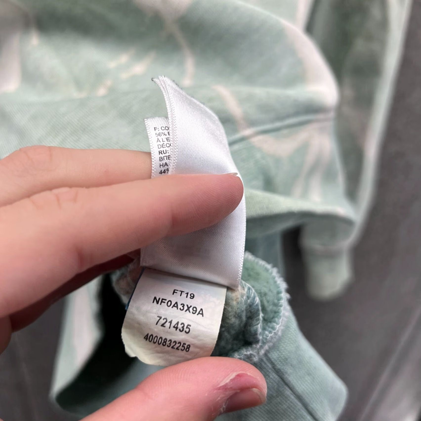 The North Face VINTAGE The North Face Sweater Womens Medium Green White Pullover Heritage Crew Fleece Crew Neck Regular Size M / US 6-8 / IT 42-44 - 3 Thumbnail