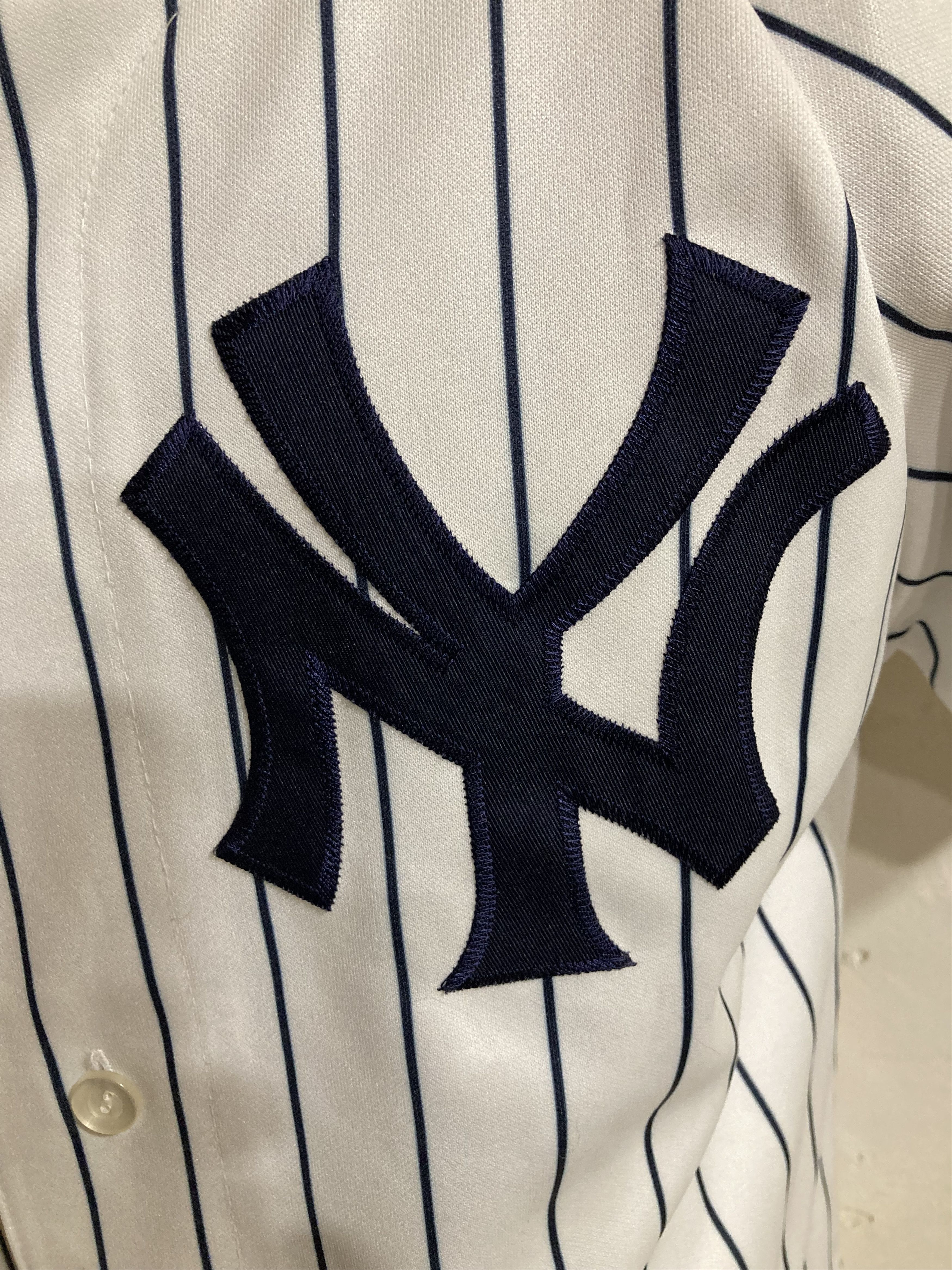 MLB Vintage New York Yankees MLB Majestic Pinstripe Jersey Size US M / EU 48-50 / 2 - 5 Thumbnail