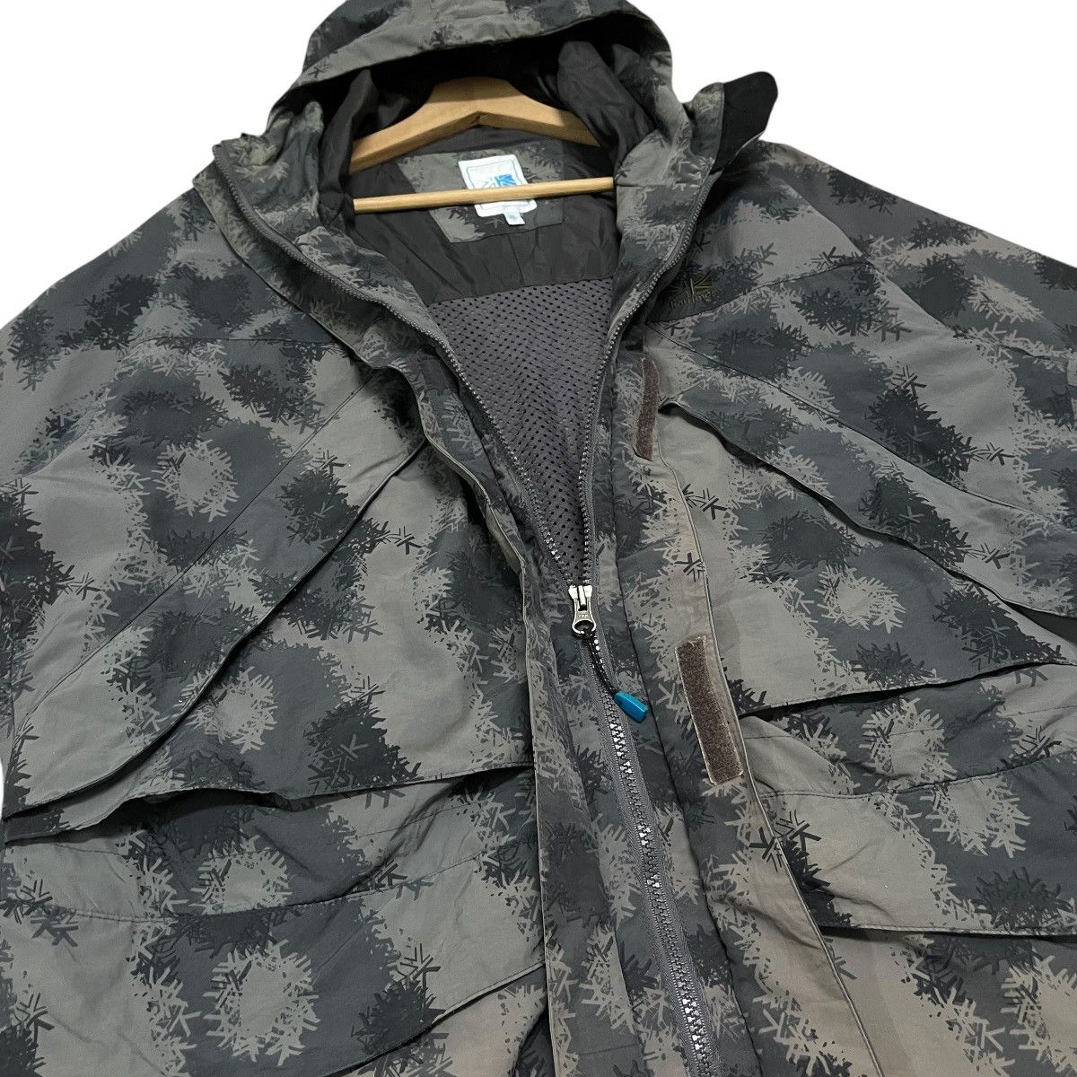 Karrimor Vtg Karrimor Camouflage Hooded Gorpcore WindbreakerJacket Size US XL / EU 56 / 4 - 12 Thumbnail