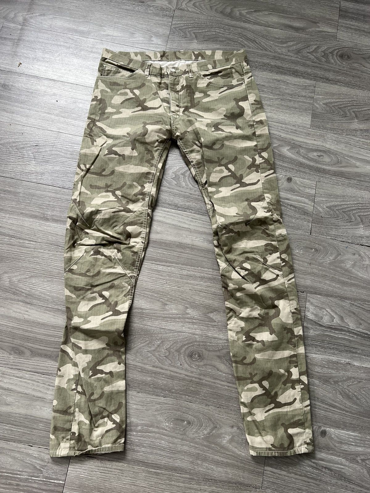 image of Comme Des Garcons Camo Cdg in Green, Men's (Size 31)