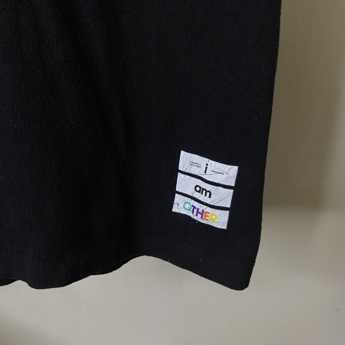 Pharrell × Uniqlo Pharrell Williams I Am Others Collaboration Tee Size US M / EU 48-50 / 2 - 3 Thumbnail