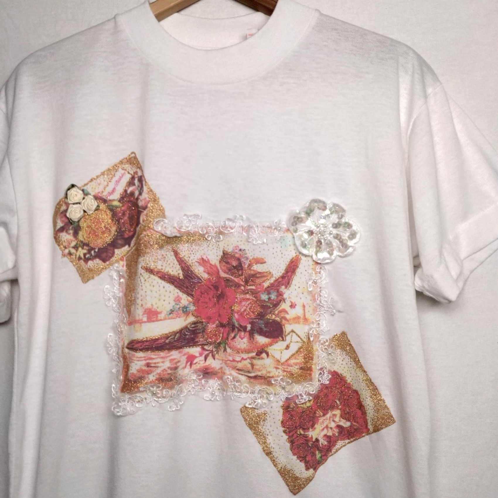 Vintage VINTAGE Precious Knits Shirt Small White Lace Gold Glitter Bird Roses Grannycore Mens Girls Womens Size S / US 4 / IT 40 - 2 Thumbnail