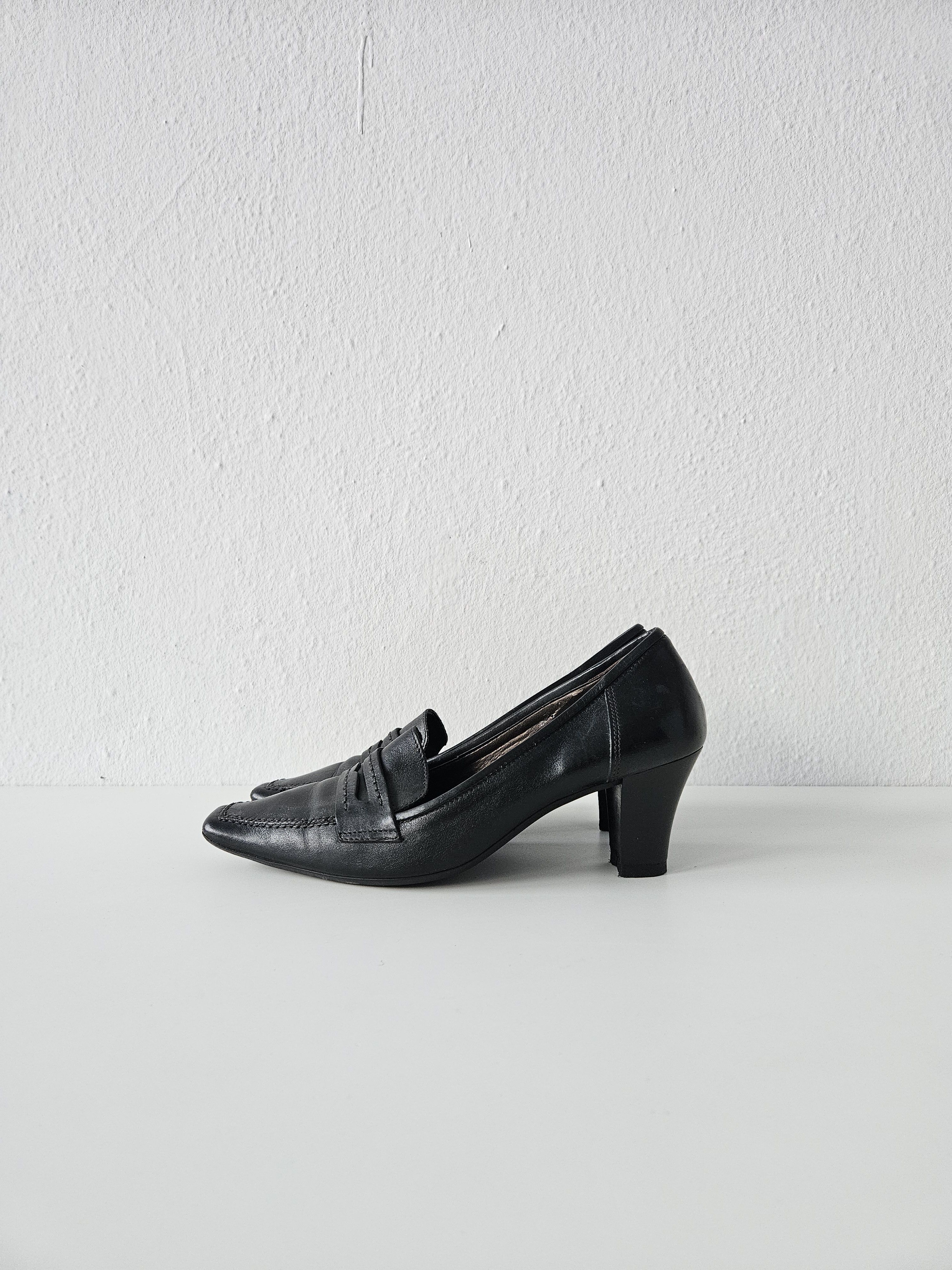 Vintage Vintage long toe leather heels Size US 9 / IT 39 - 1 Thumbnail