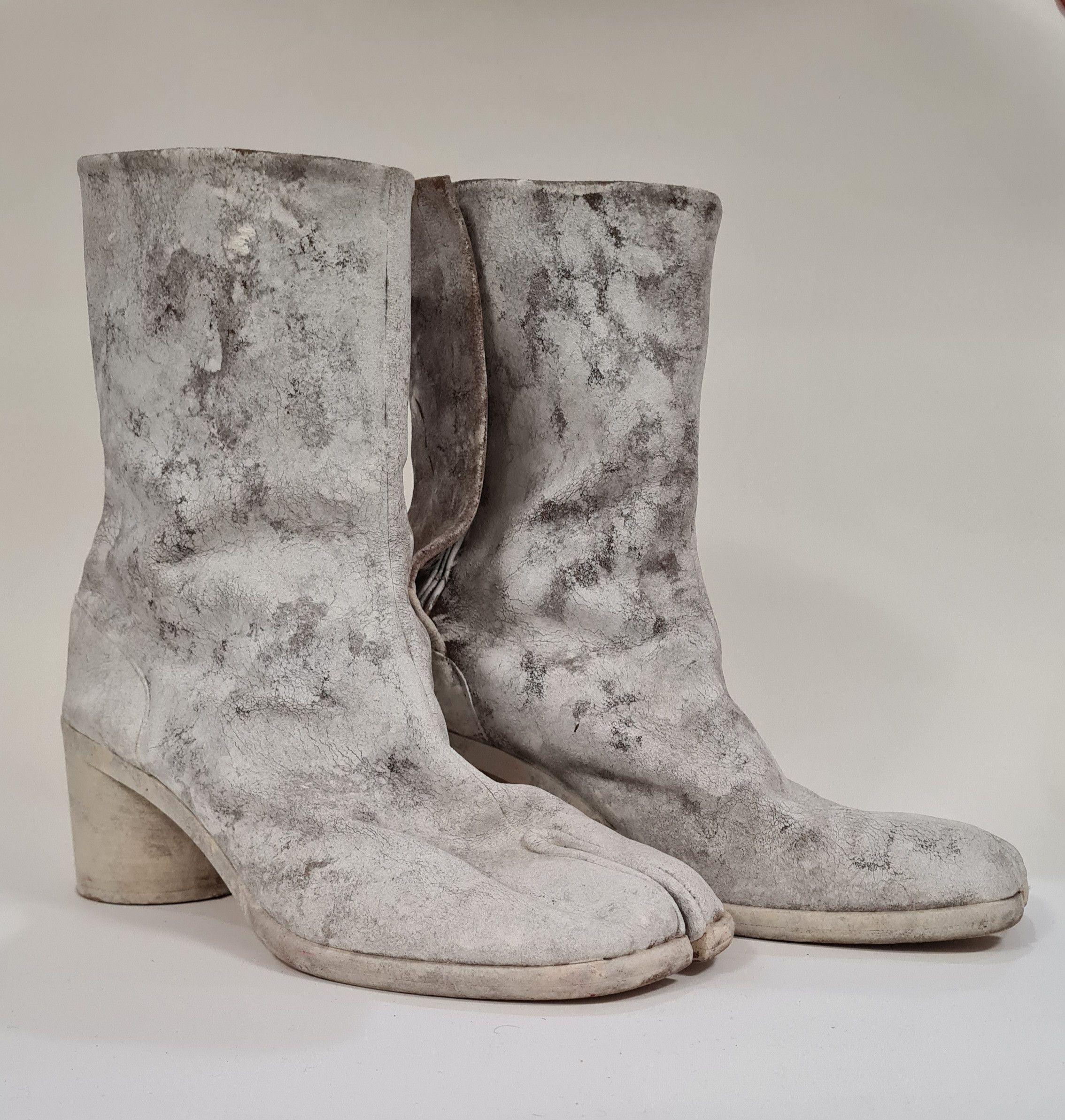 MAISON MARGIELA TABI PAINTED SUEDE