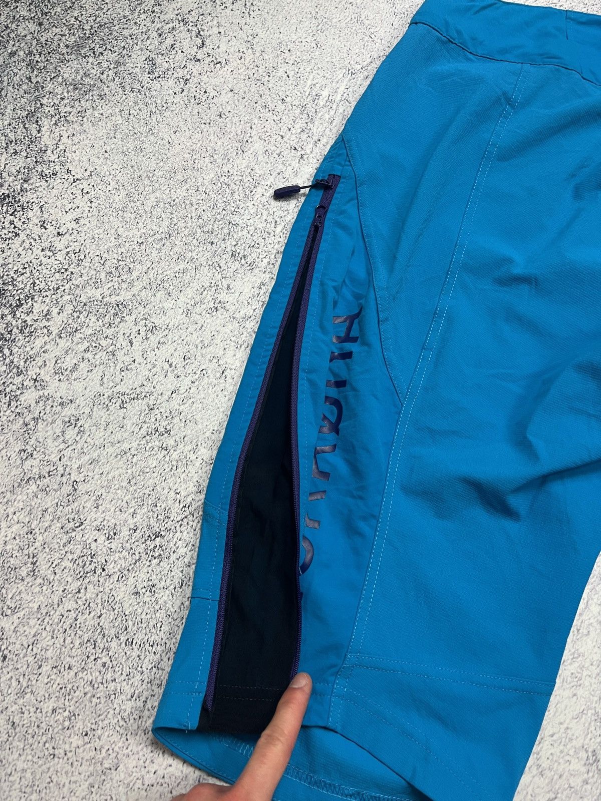 Norrona Rare Norrona Fjora Waterproof Multi Pocket Pro Shorts Size US 34 / EU 50 - 14 Thumbnail