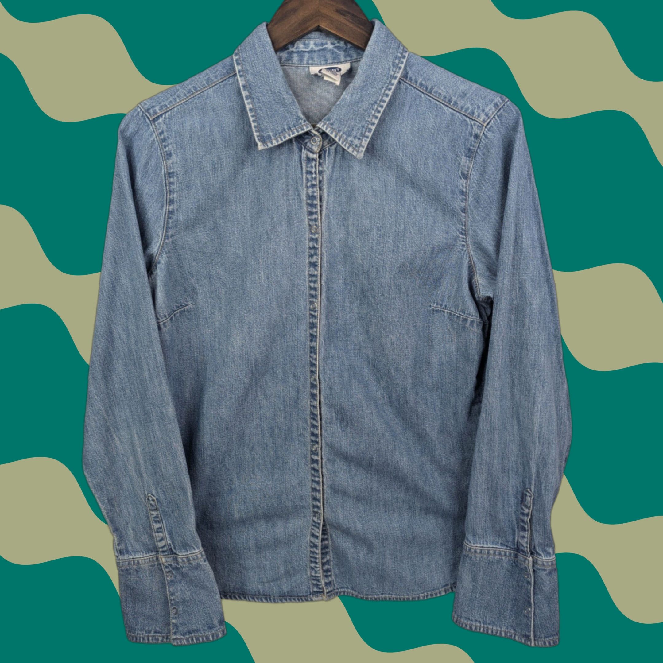Old Navy VINTAGE Old Navy Denim Shirt Women L Blue Long Sleeve Snap Closure Collared Casual Western Basic 100% Cotton Shirt Womens Size Large Size L / US 10 / IT 46 - 1 Thumbnail