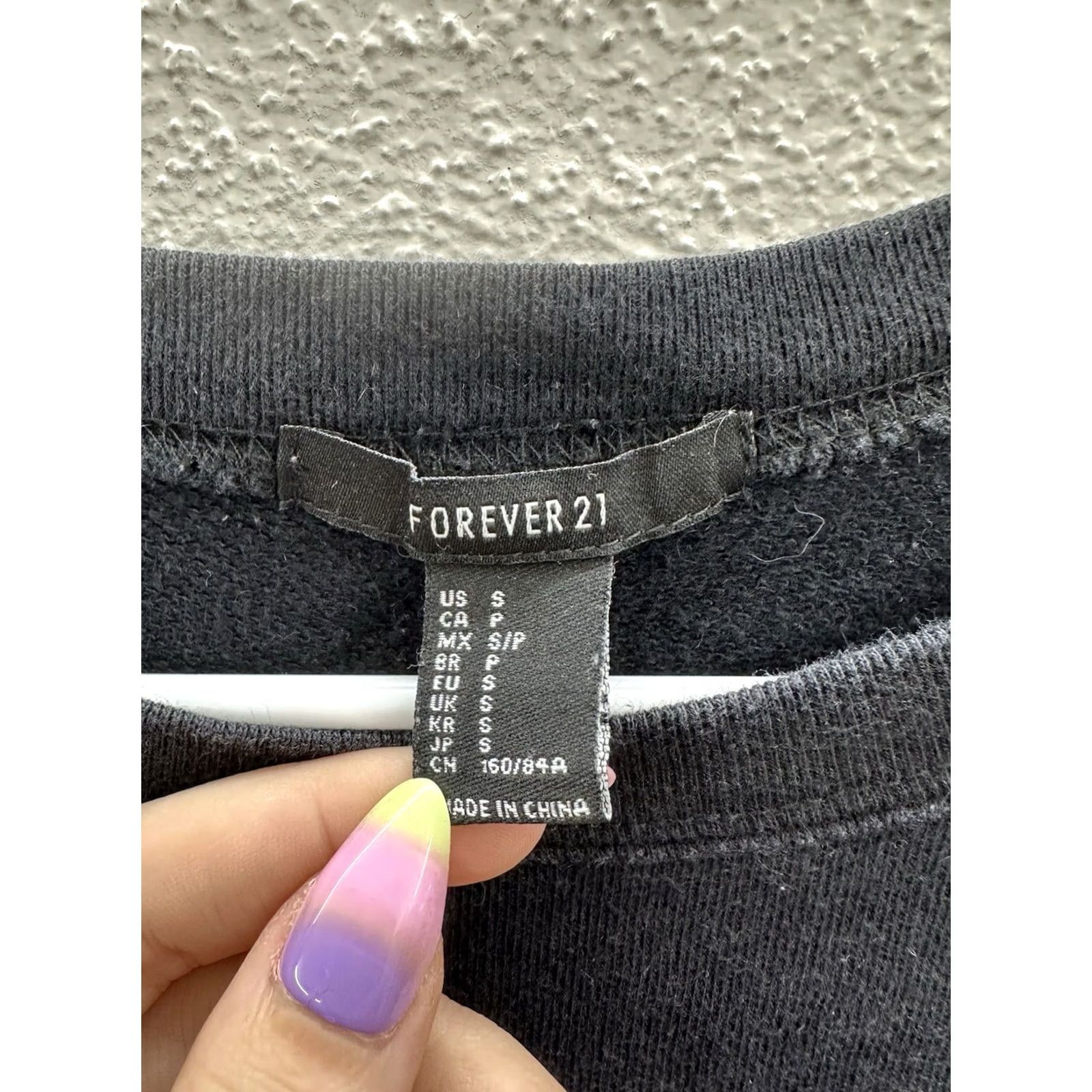 Forever 21 Forever 21 Womens Shirt Size Small Black Patchwork Long Sleeve Pullover Size S / US 4 / IT 40 - 4 Thumbnail