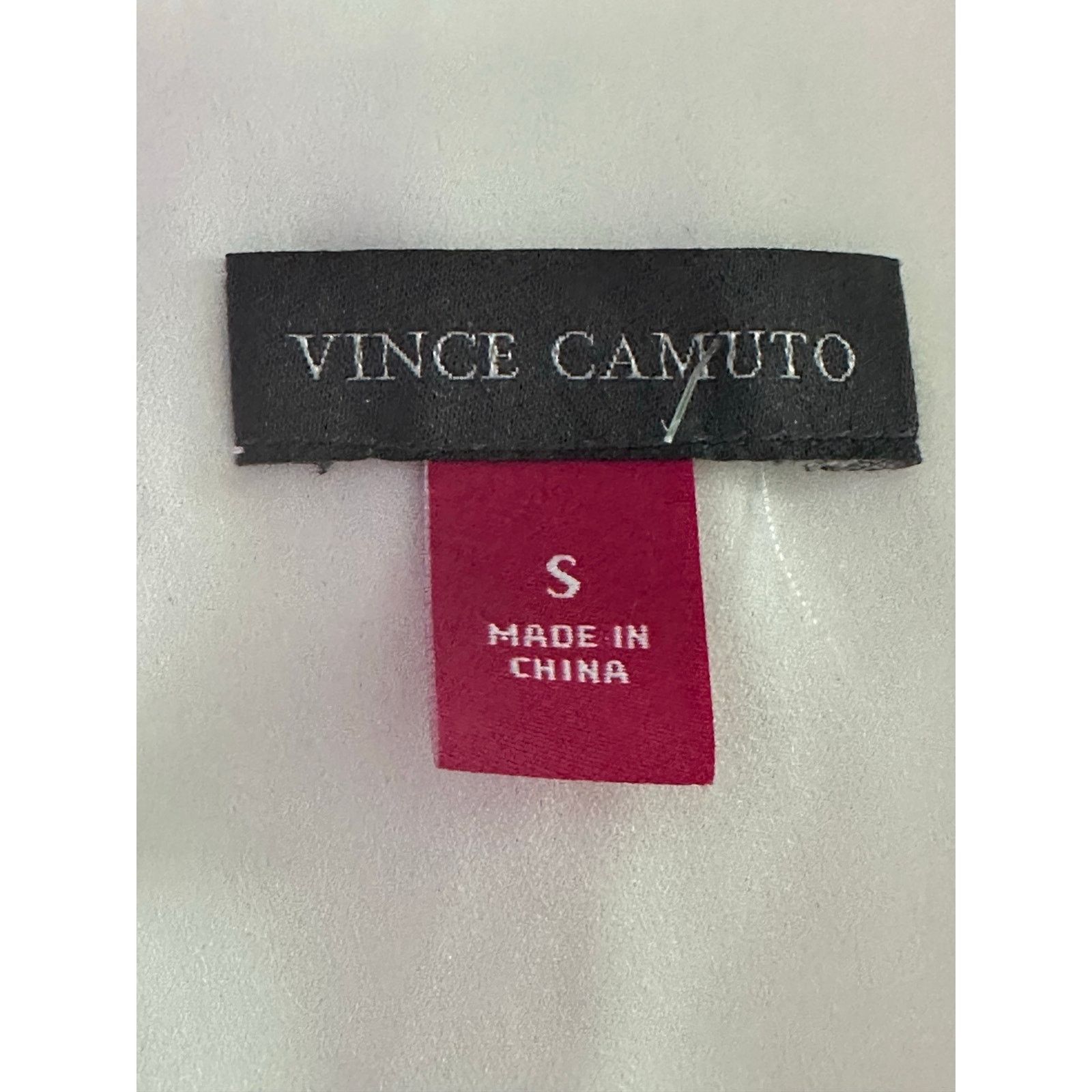 Vince Camuto Vince Camuto off white silver sleeveless blouse size Small Size S / US 4 / IT 40 - 3 Thumbnail