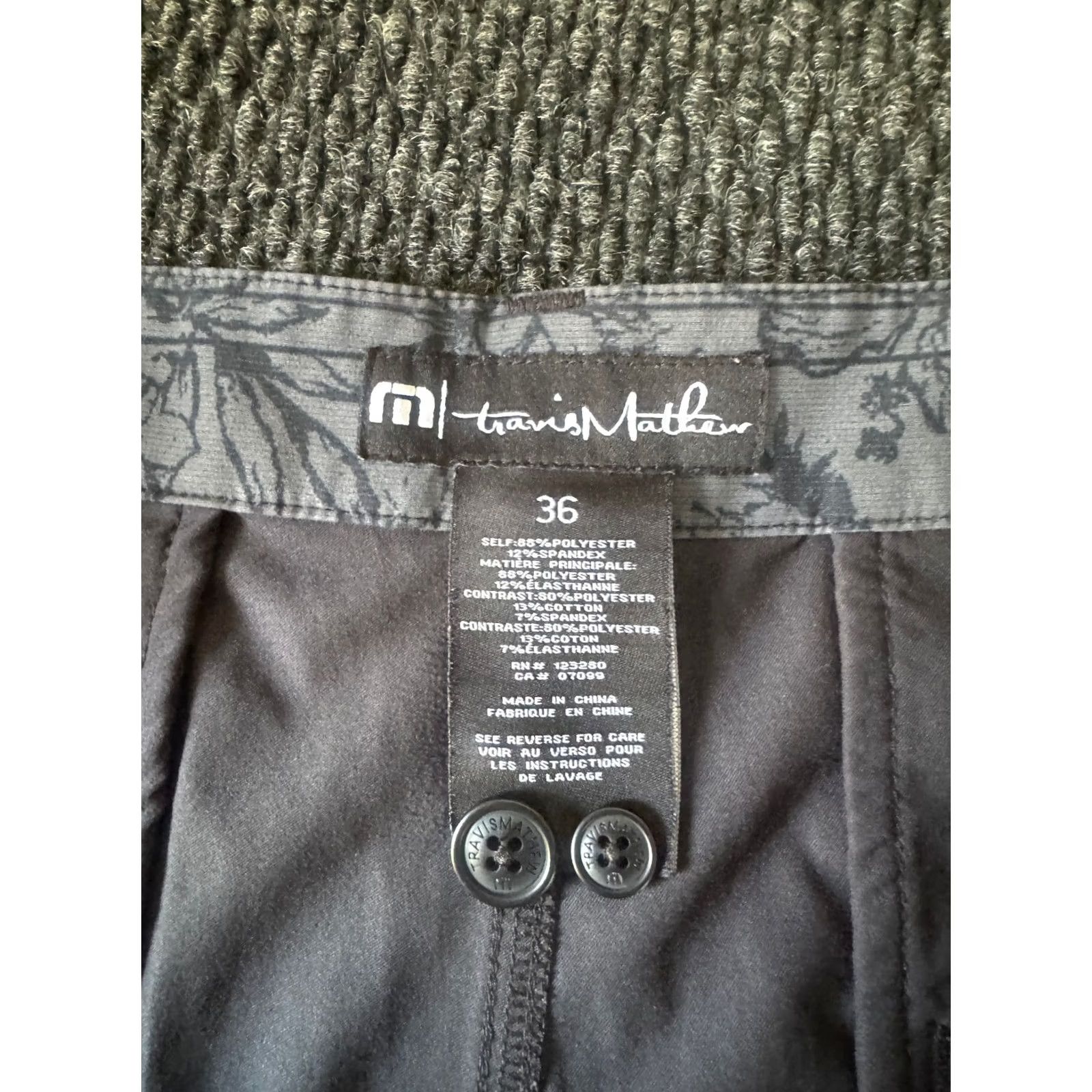 TravisMathew Travis Mattews Men's Shorts 36 Black Lightweight Chino Flat Front Zip Pocket Polyester Spandex Size US 36 / EU 52 - 2 Thumbnail