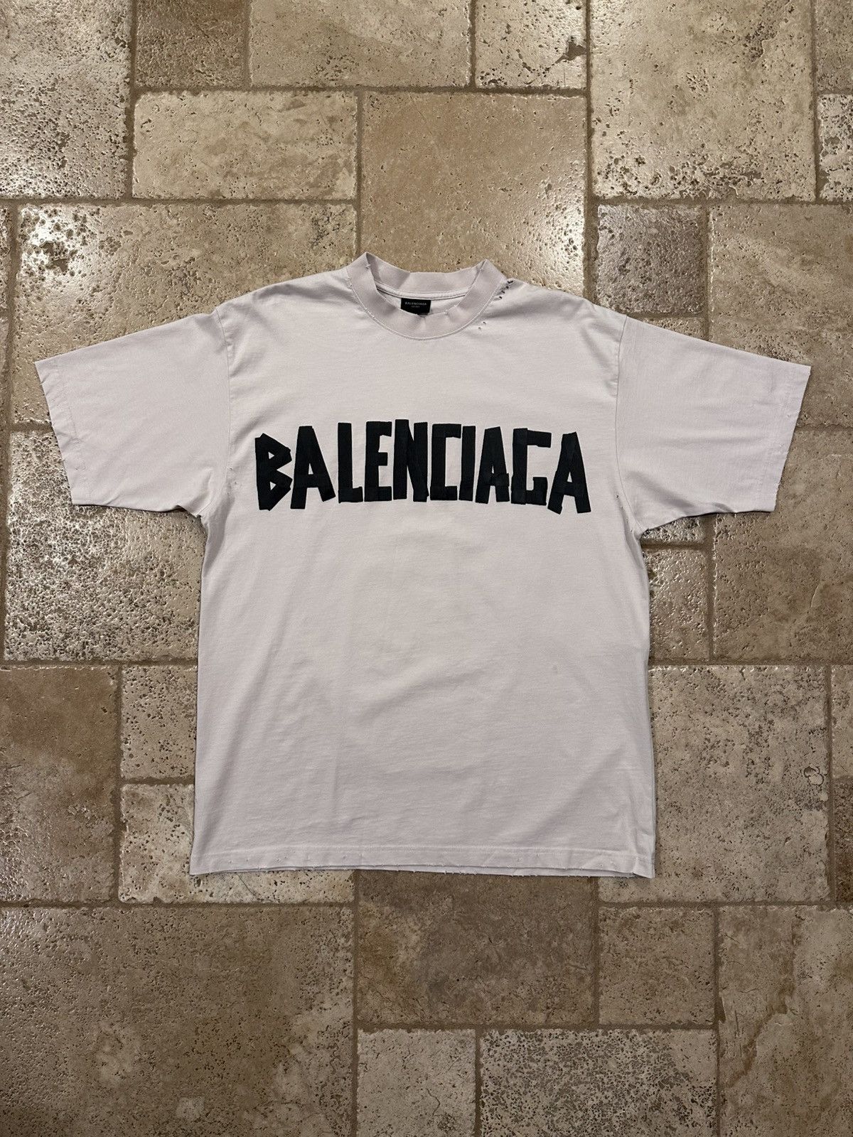 Balenciaga Balenciaga Distressed Type Black Duct Tape Logo White Tee Size US XS / EU 42 / 0 - 3 Thumbnail