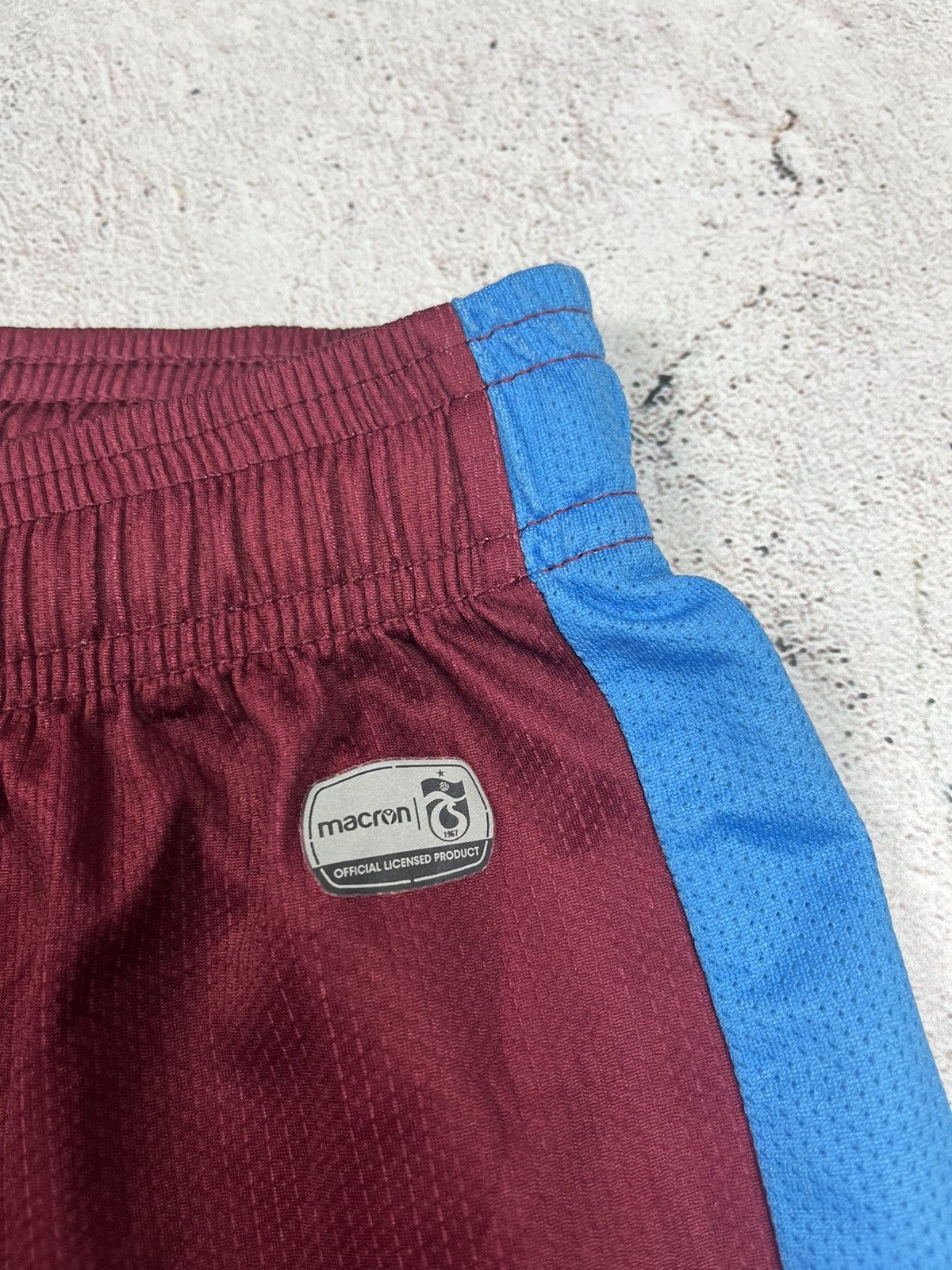 Macron TS CLUB MACRON TRANZONSPOR FOOTBALL PLAYERS SHORT, SIZE L Size US 32 / EU 48 - 5 Thumbnail