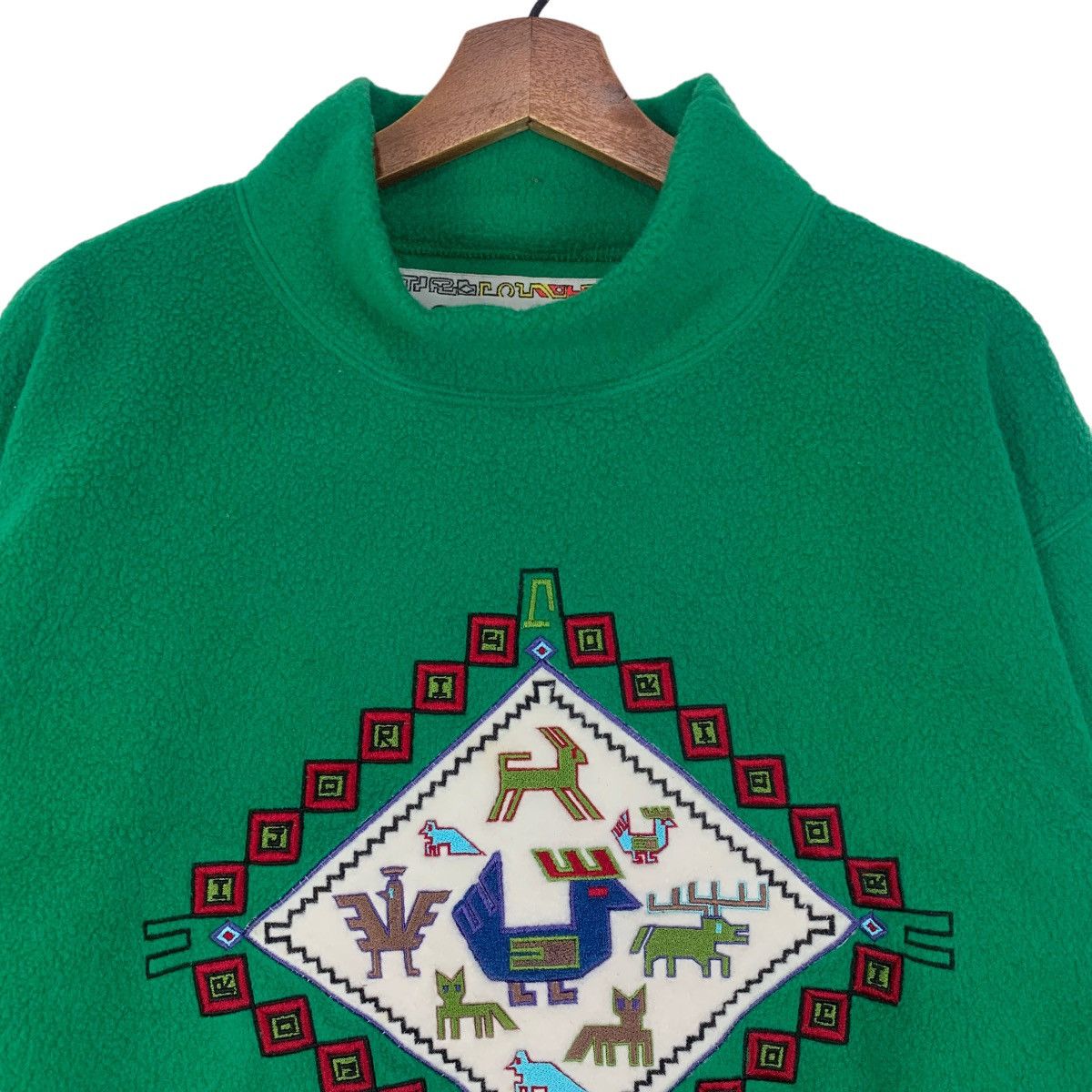 Japanese Brand × Native × Vintage Vintage Women Aztec Design Fleece Sweaters Size M / US 6-8 / IT 42-44 - 2 Thumbnail