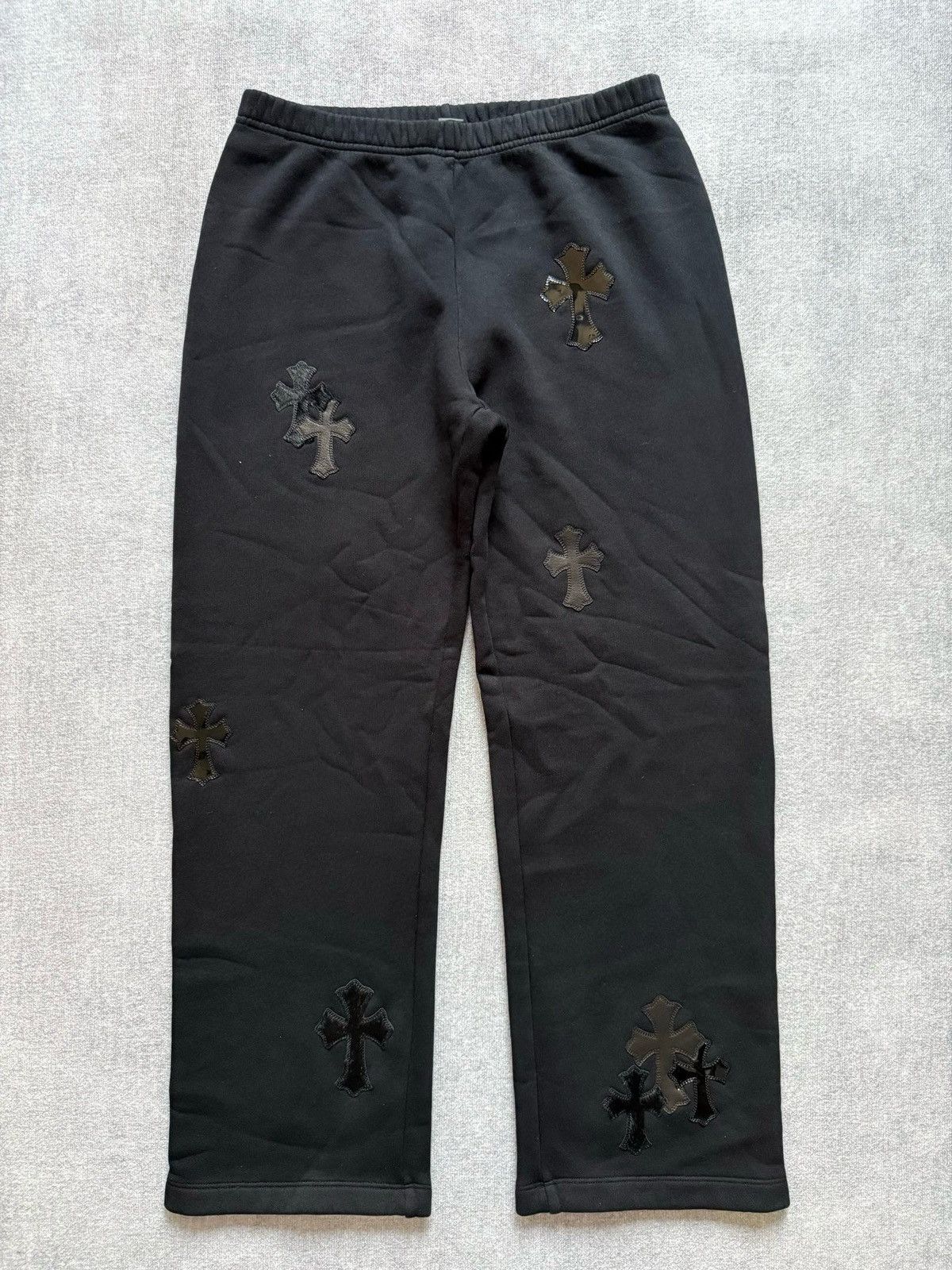 Chrome Hearts Chrome Hearts Oversize Black Cross Patch Sweatpants size S Size 26" / US 2 / IT 38 - 1 Thumbnail