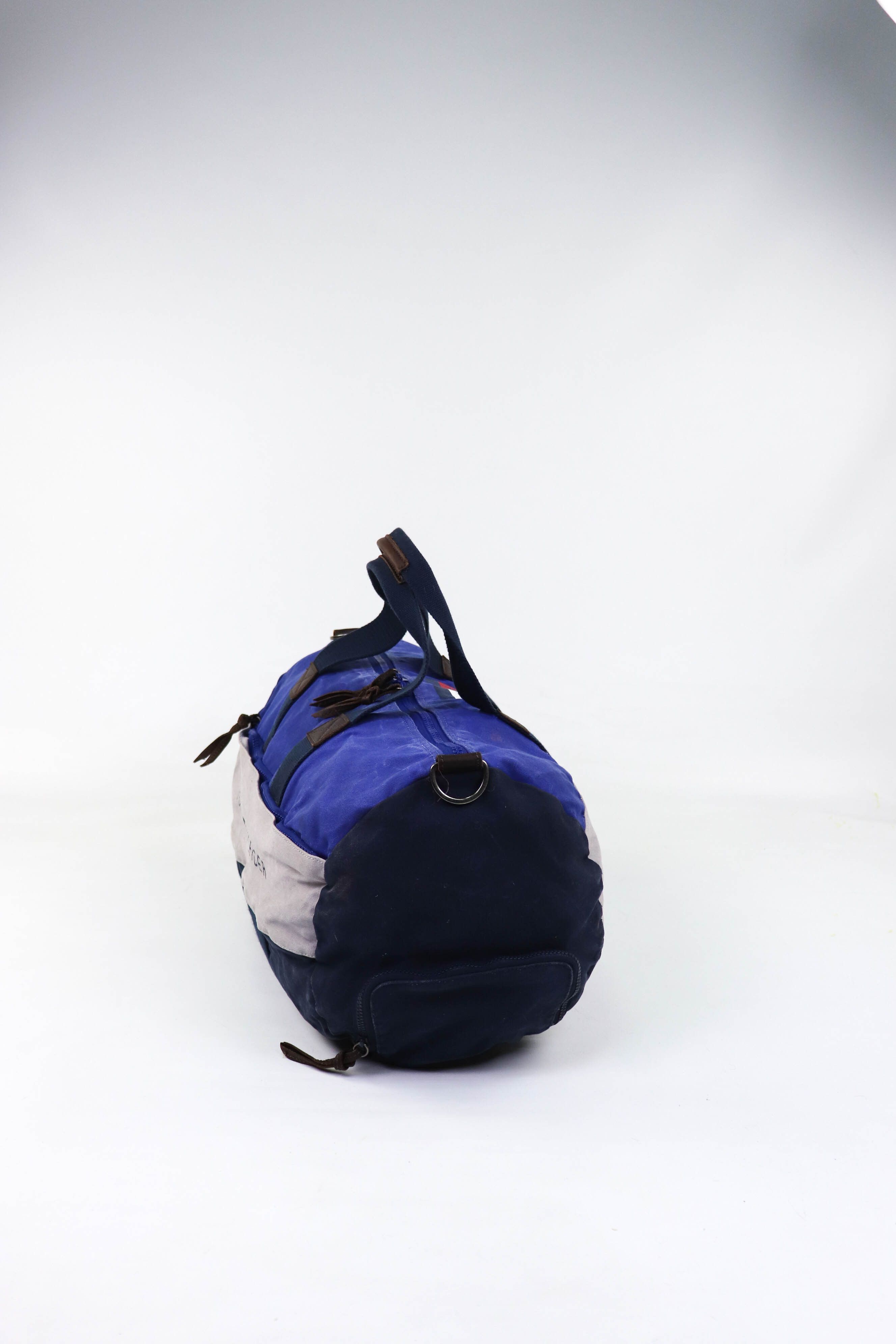 Tommy Hilfiger Tommy Hilfiger Sun Faded Blue/Navy/Gray Canvas Duffle Bag Size ONE SIZE - 4 Thumbnail