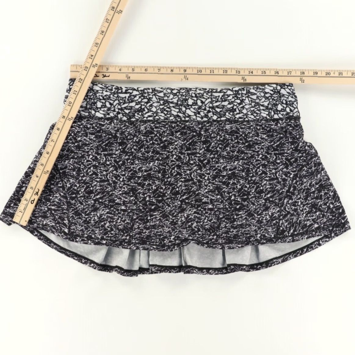 Lululemon Lululemon Skort Women's 12 Black Patterned High Stretch Pleated Size 34" / US 12 / IT 48 - 3 Thumbnail