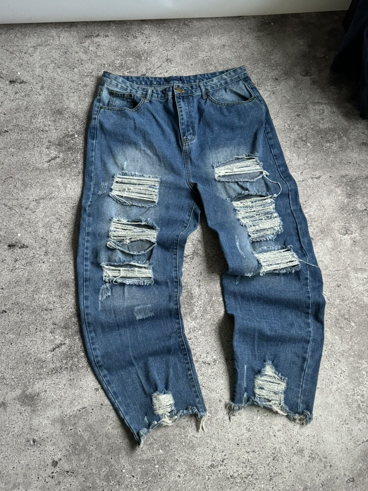 Vintage Vintage Baggy Y2K distressed trash denim jeans pants Size US 32 / EU 48 - 1 Thumbnail